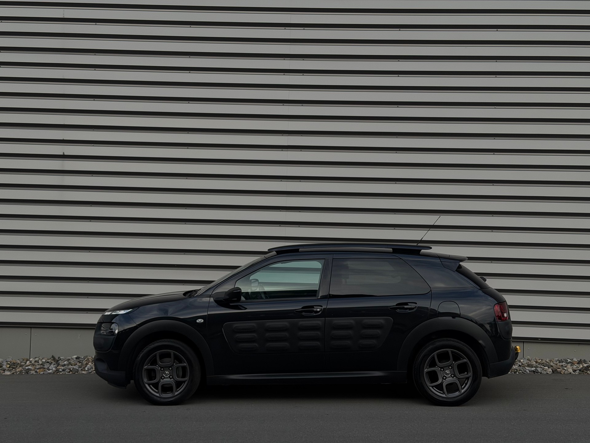 CITROEN C4 Cactus 1.6 BlueHDi Shine ETG6-image-5
