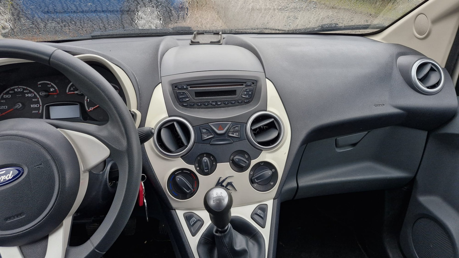 FORD 1.2 Titanium-image-4