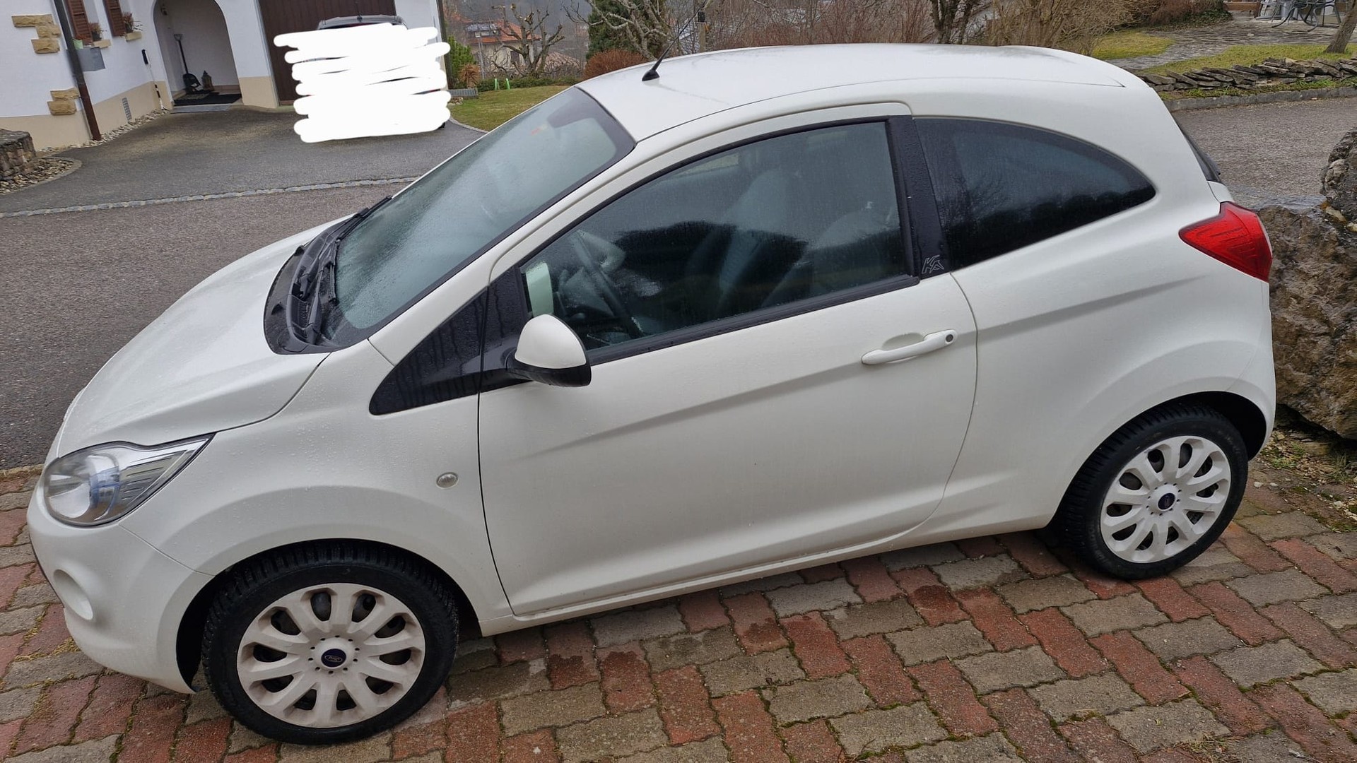 FORD 1.2 Titanium-image-2