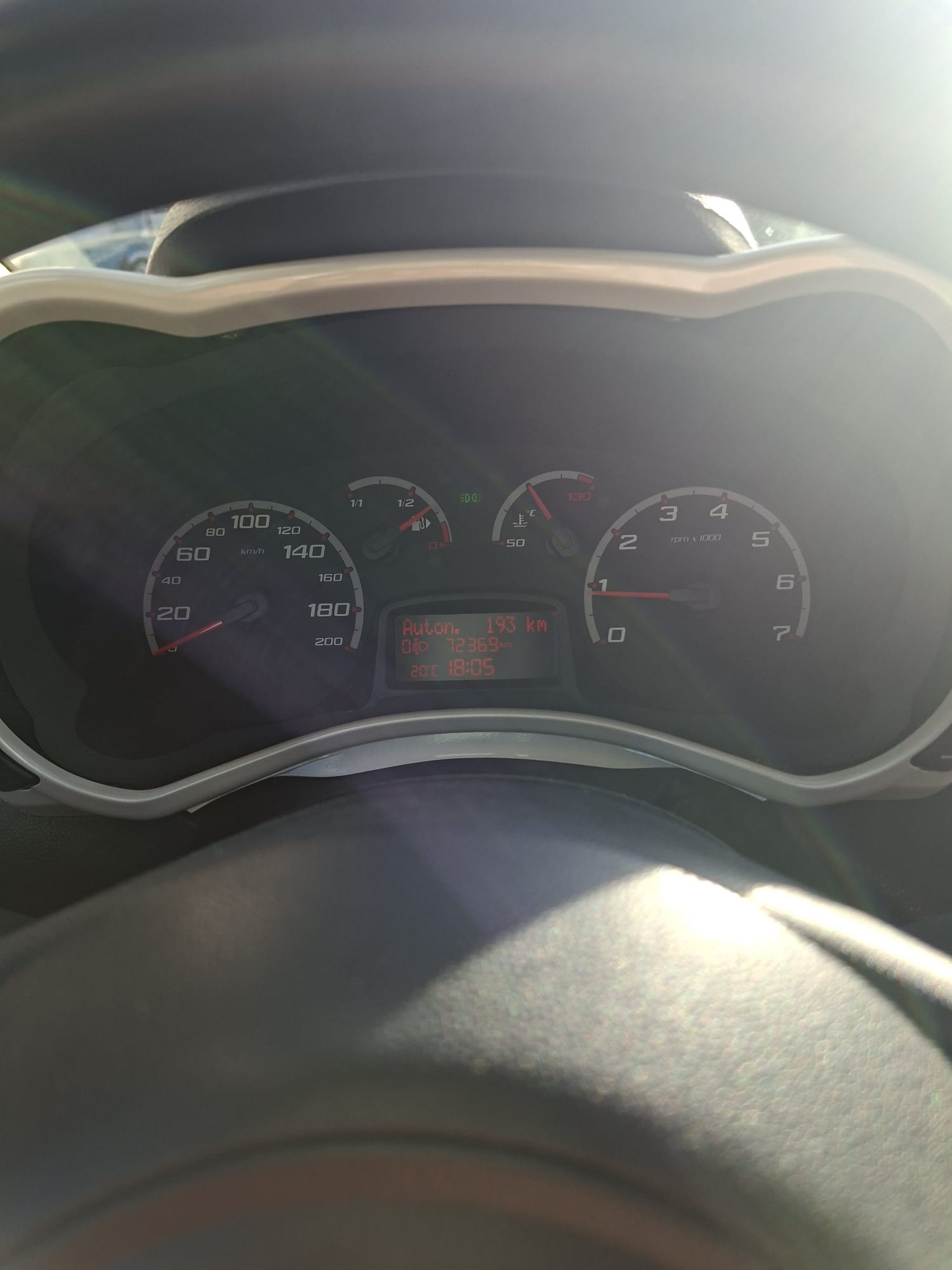 FORD 1.2 Titanium-image-5