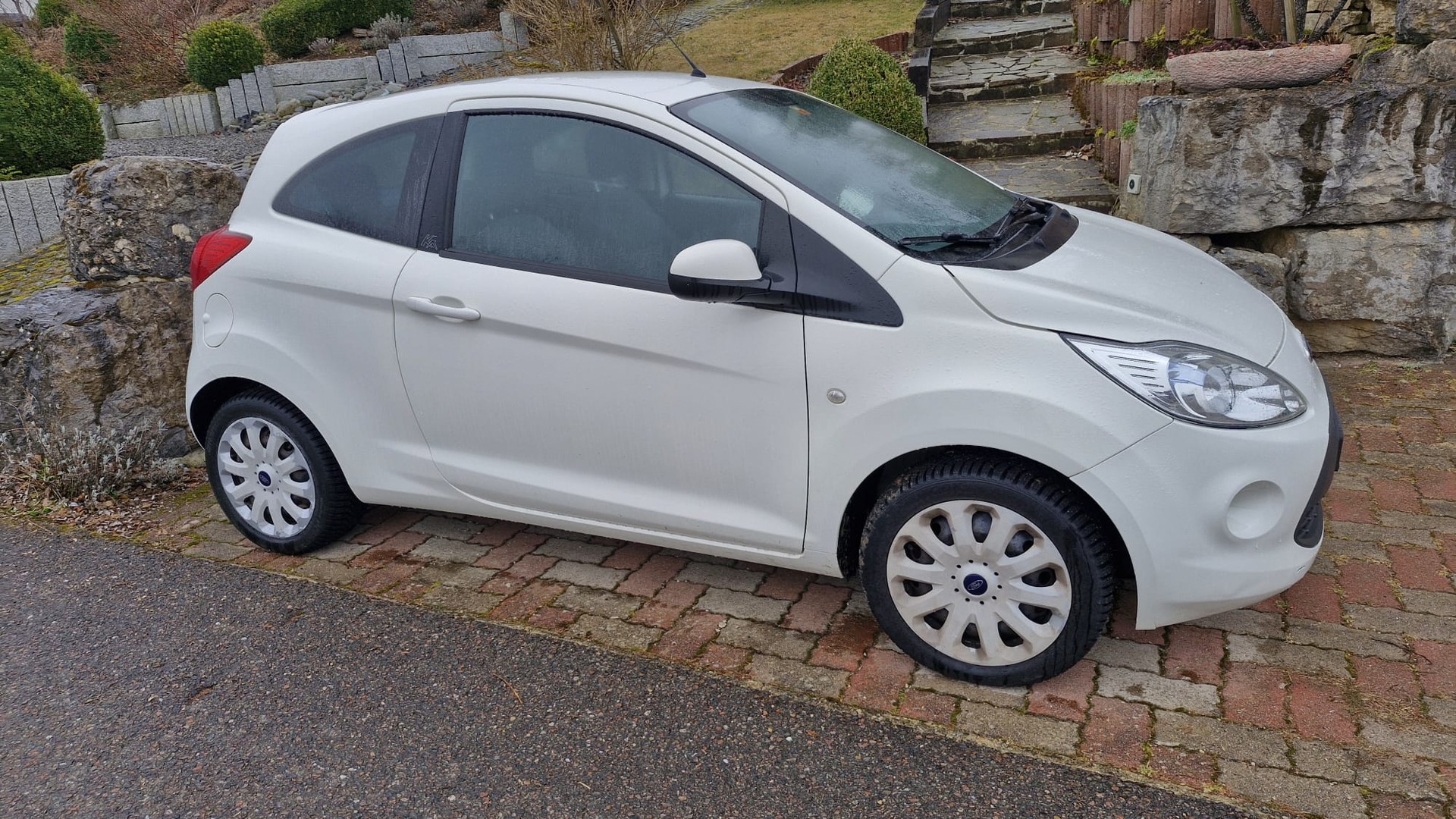 FORD 1.2 Titanium-image-0