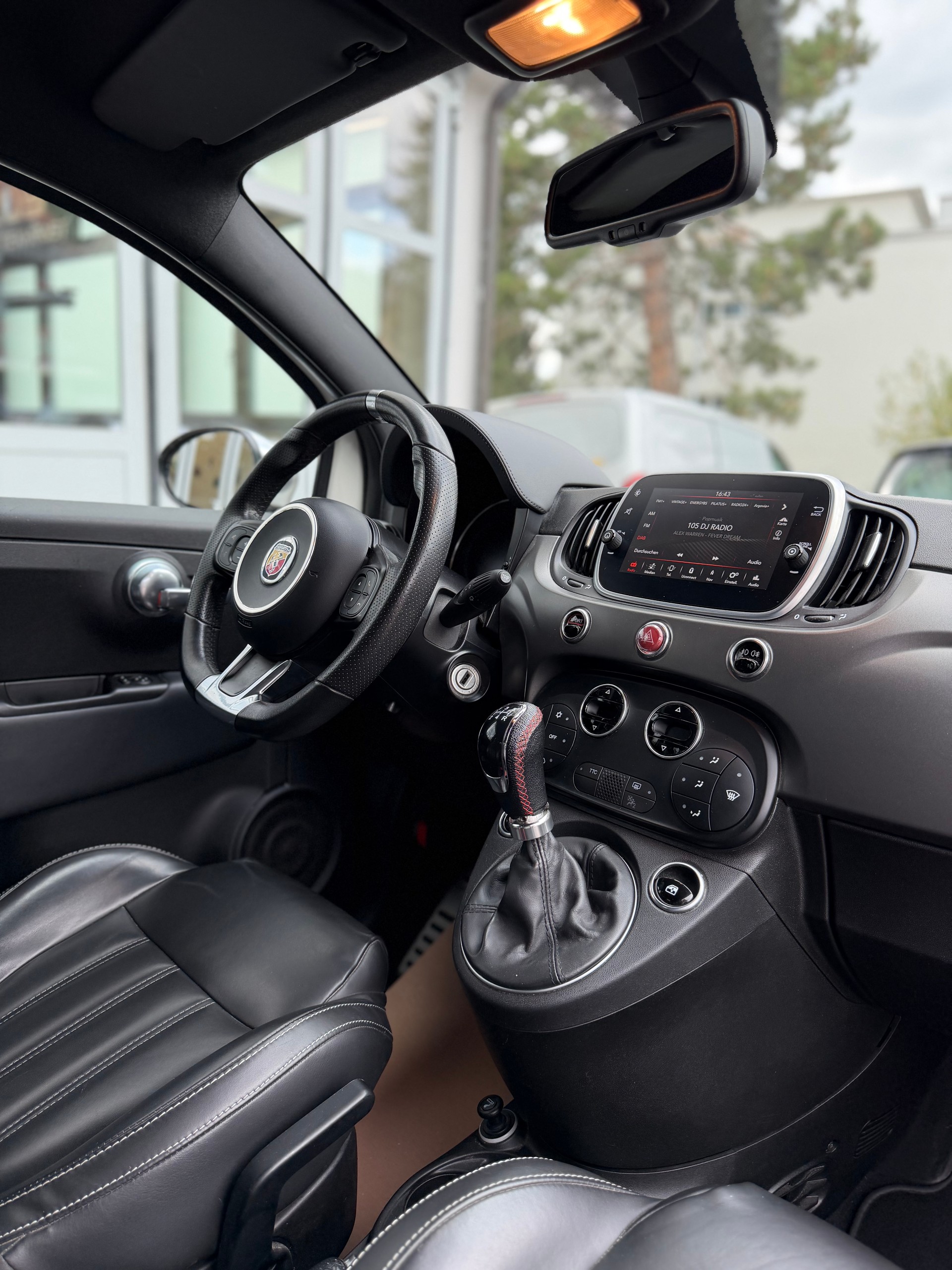 FIAT 595 1.4 16V Turbo Abarth Turismo-image-6