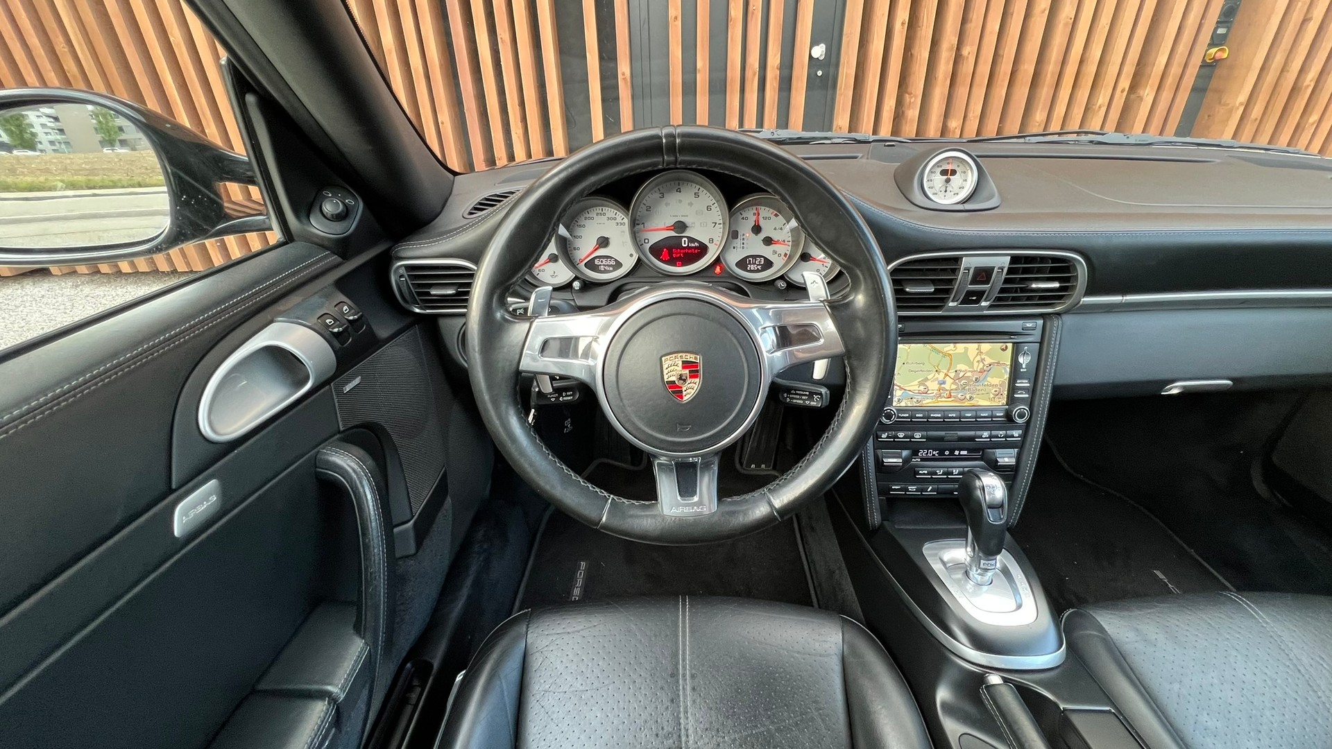 PORSCHE 911 CARRERA 4S PDK BLACK l 385 PS-image-19