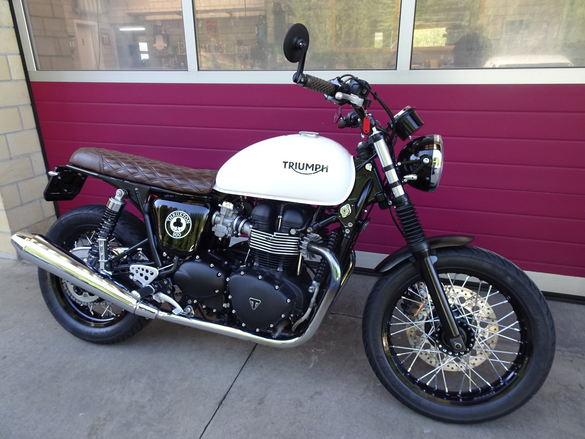 TRIUMPH Thruxton 900 i ACE-showroom-element-2