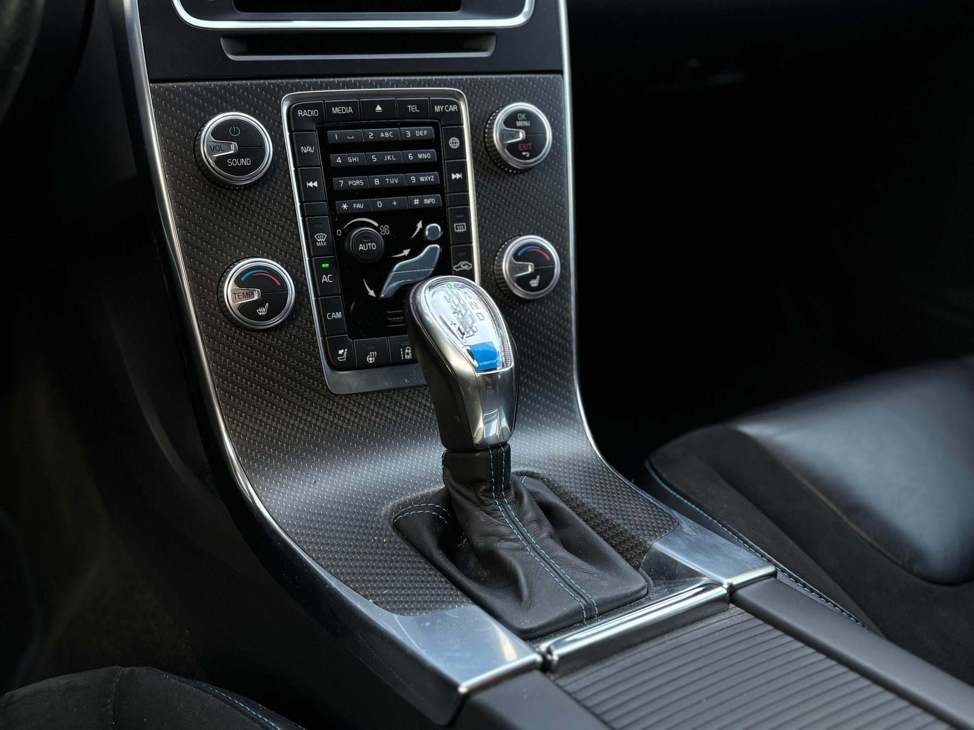 VOLVO V60 3.0 T6 Polestar AWD-image-15