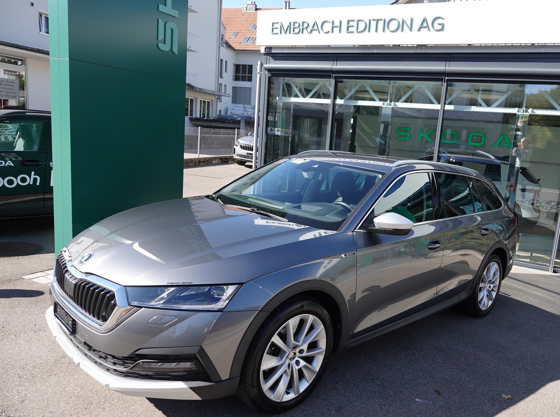 SKODA Octavia Scout 2.0 TDI 4x4 DSG-image-0
