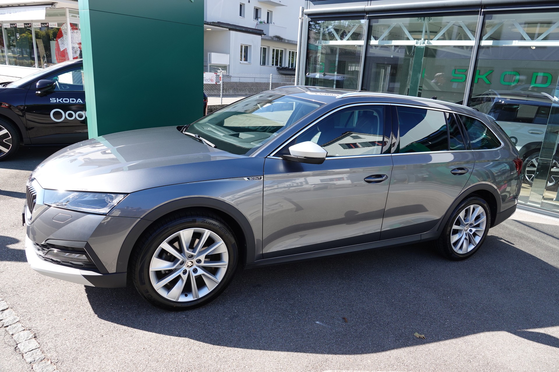 SKODA Octavia Scout 2.0 TDI 4x4 DSG-image-3