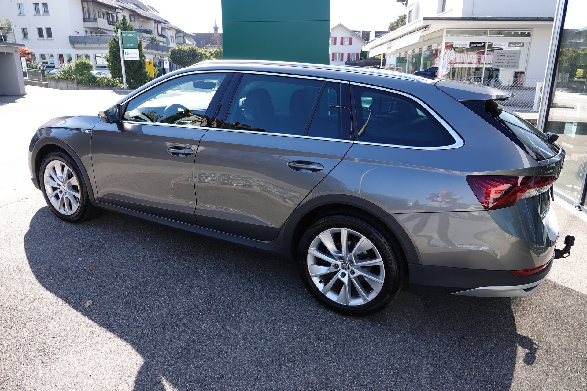 SKODA Octavia Scout 2.0 TDI 4x4 DSG-image-5