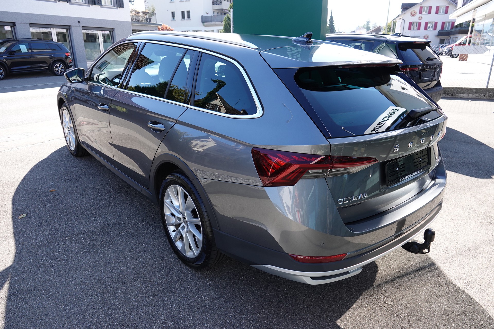 SKODA Octavia Scout 2.0 TDI 4x4 DSG-image-6