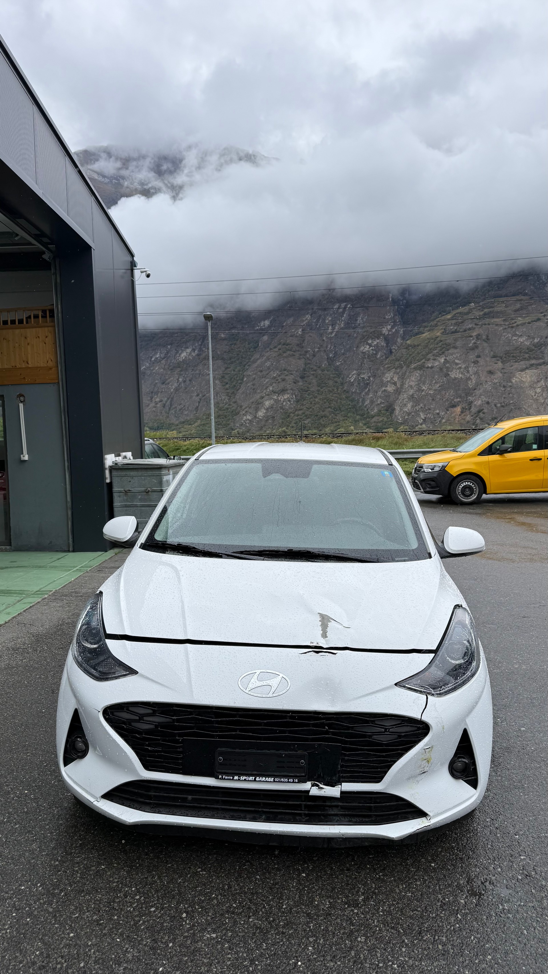 HYUNDAI i10 1.2 Amplia-image-1