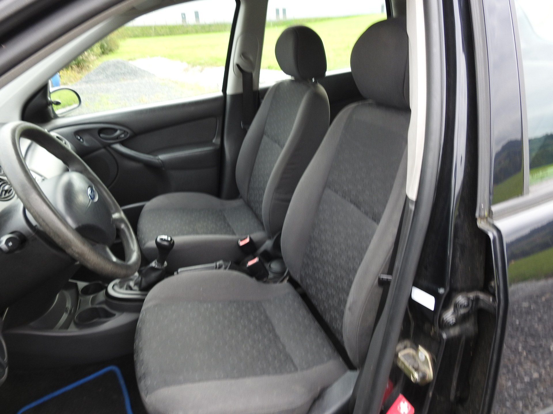 FORD Focus 1.6i 16V Celebration-image-12