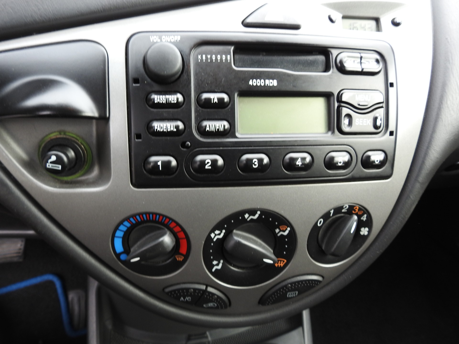 FORD Focus 1.6i 16V Celebration-image-20
