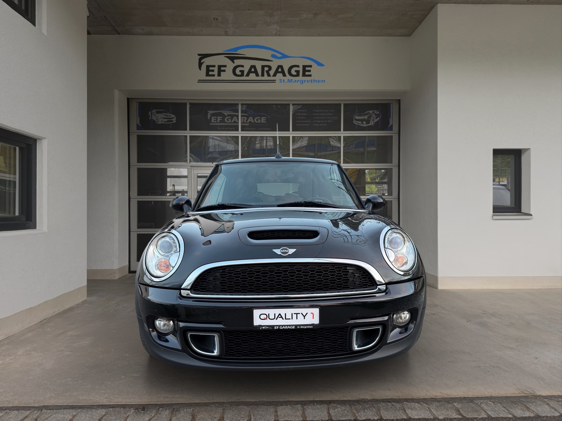 MINI Cooper S Cabriolet-image-2