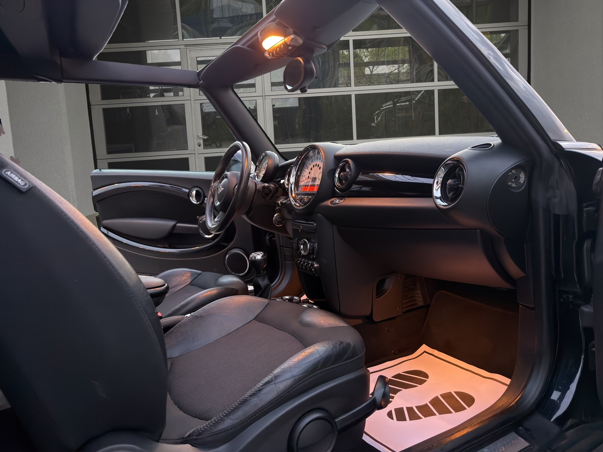 MINI Cooper S Cabriolet-image-13