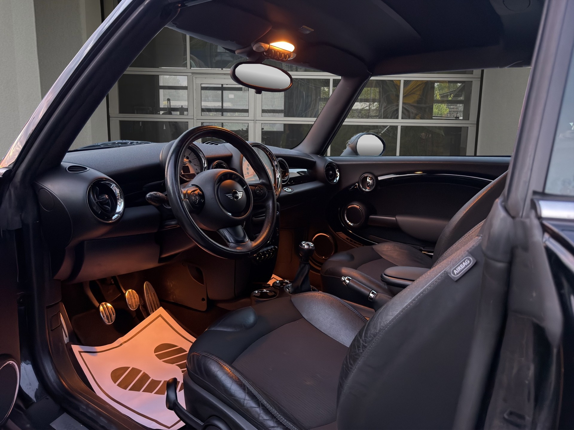 MINI Cooper S Cabriolet-image-12