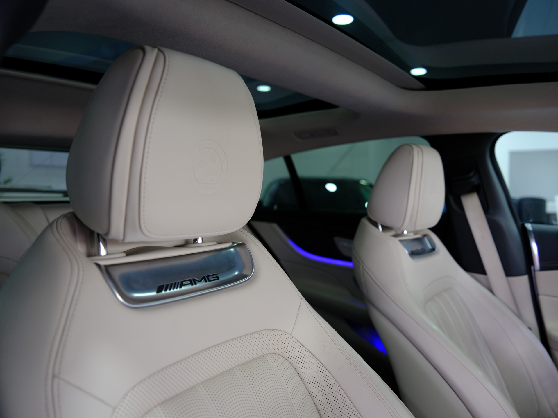 MERCEDES-BENZ AMG GT 4 63 S 4Matic+ *Sonderlackierung* *360° Kamera*-image-24