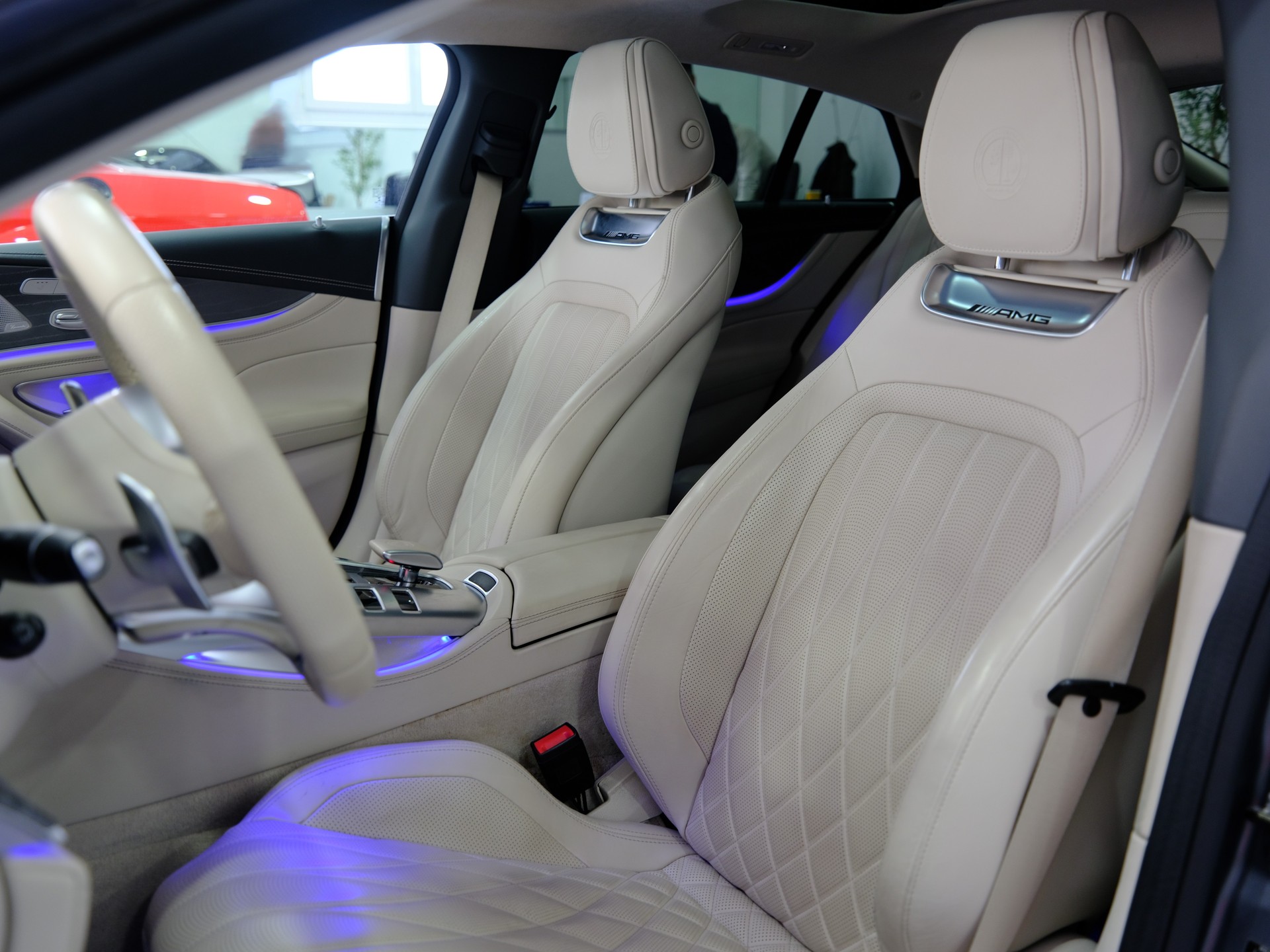 MERCEDES-BENZ AMG GT 4 63 S 4Matic+ *Sonderlackierung* *360° Kamera*-image-17