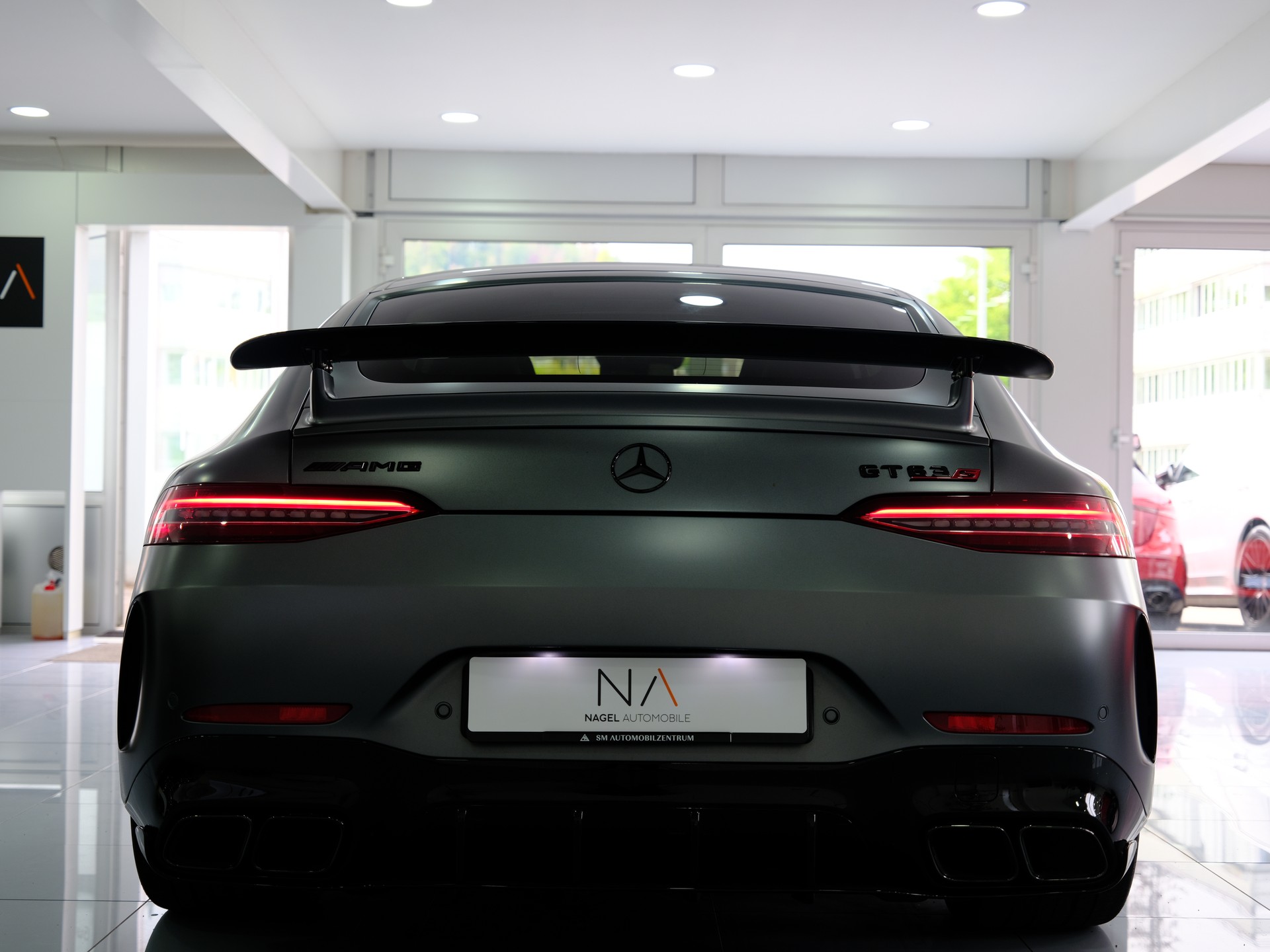 MERCEDES-BENZ AMG GT 4 63 S 4Matic+ *Sonderlackierung* *360° Kamera*-image-5