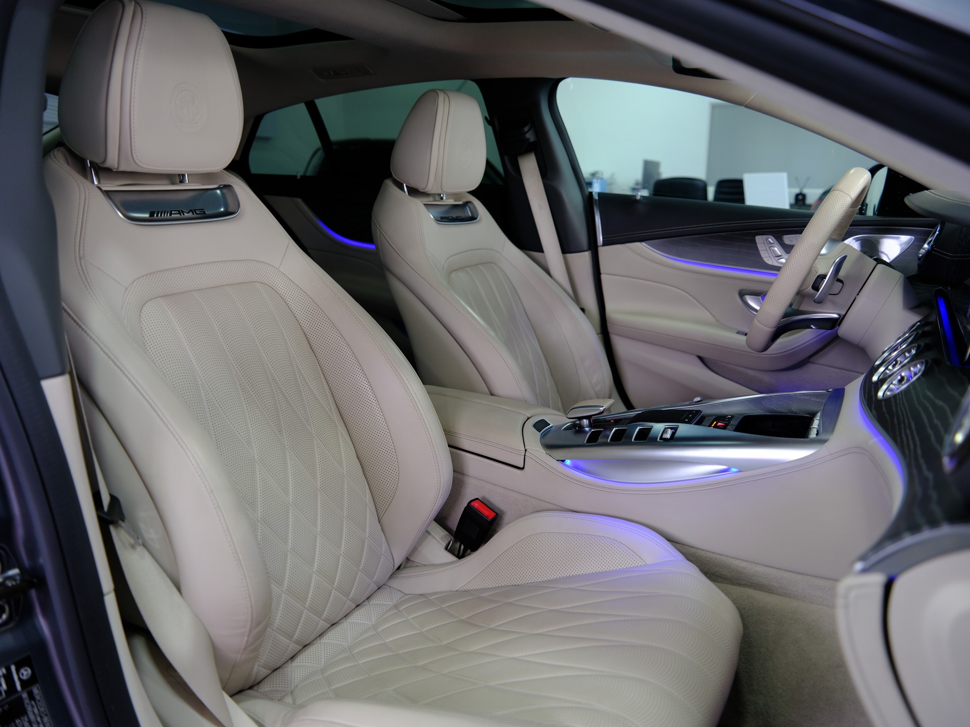 MERCEDES-BENZ AMG GT 4 63 S 4Matic+ *Sonderlackierung* *360° Kamera*-image-22