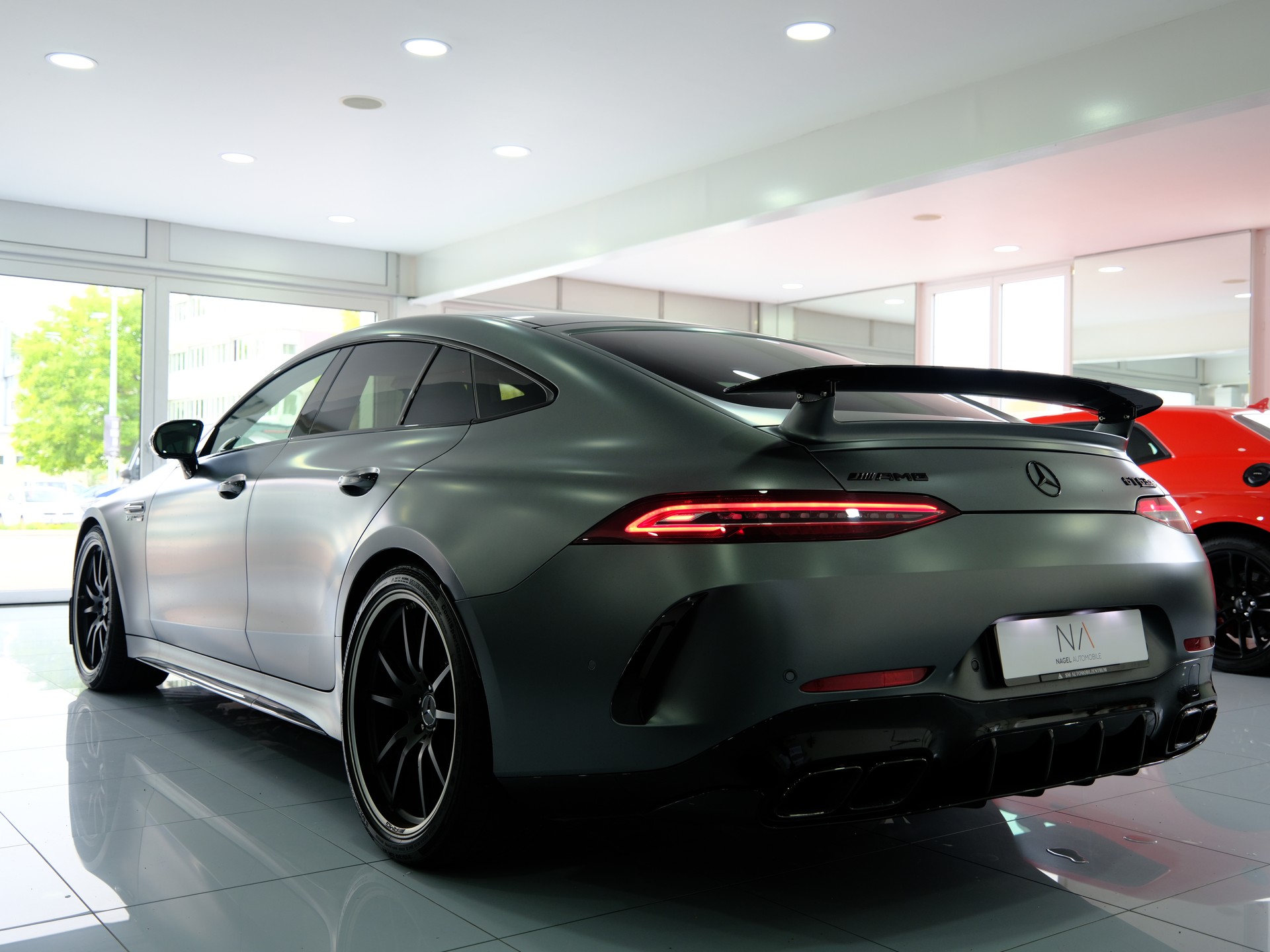 MERCEDES-BENZ AMG GT 4 63 S 4Matic+ *Sonderlackierung* *360° Kamera*-image-4