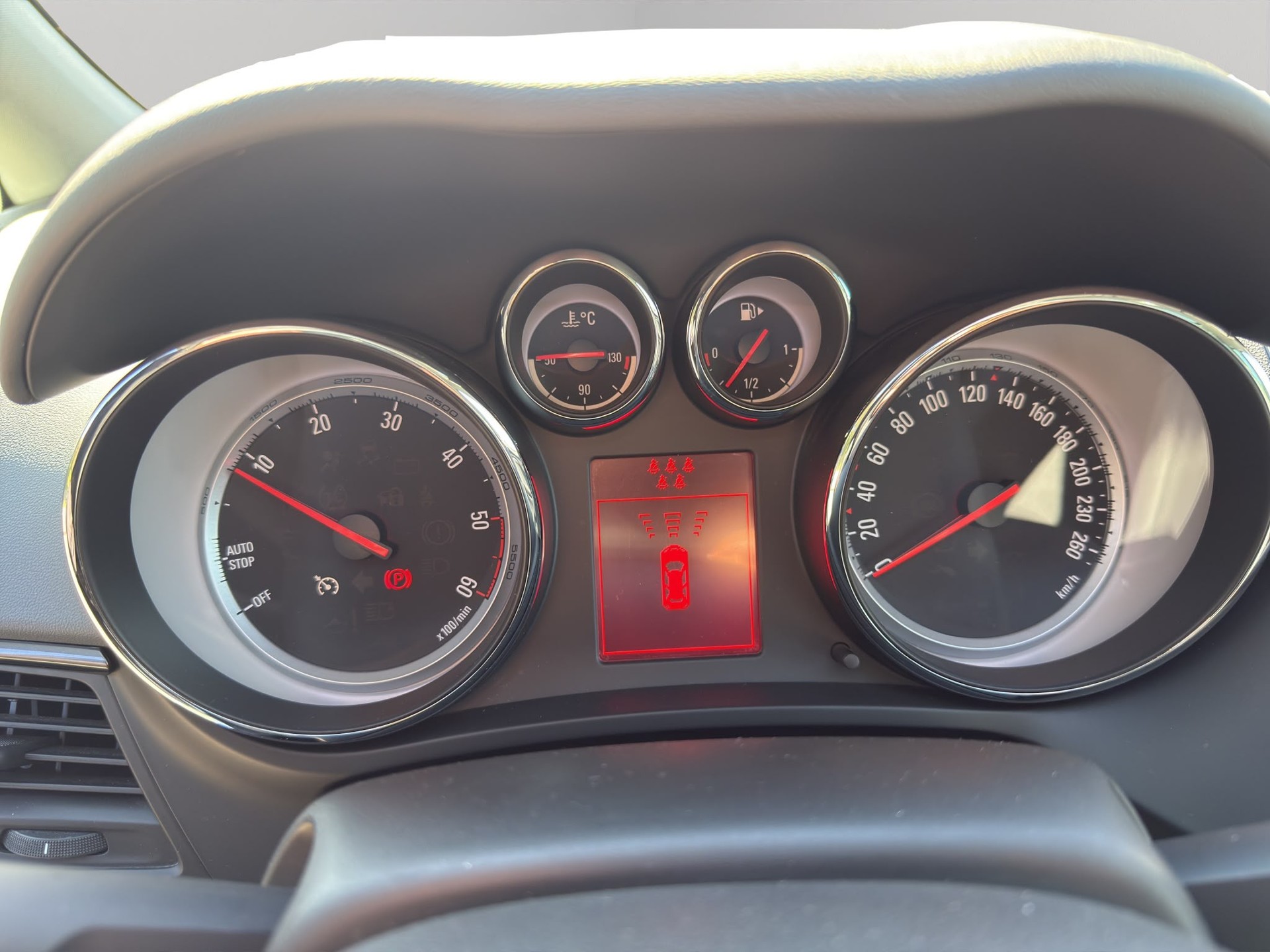 OPEL Zafira Tourer 2.0 CDTi BiTurbo Cosmo-image-19