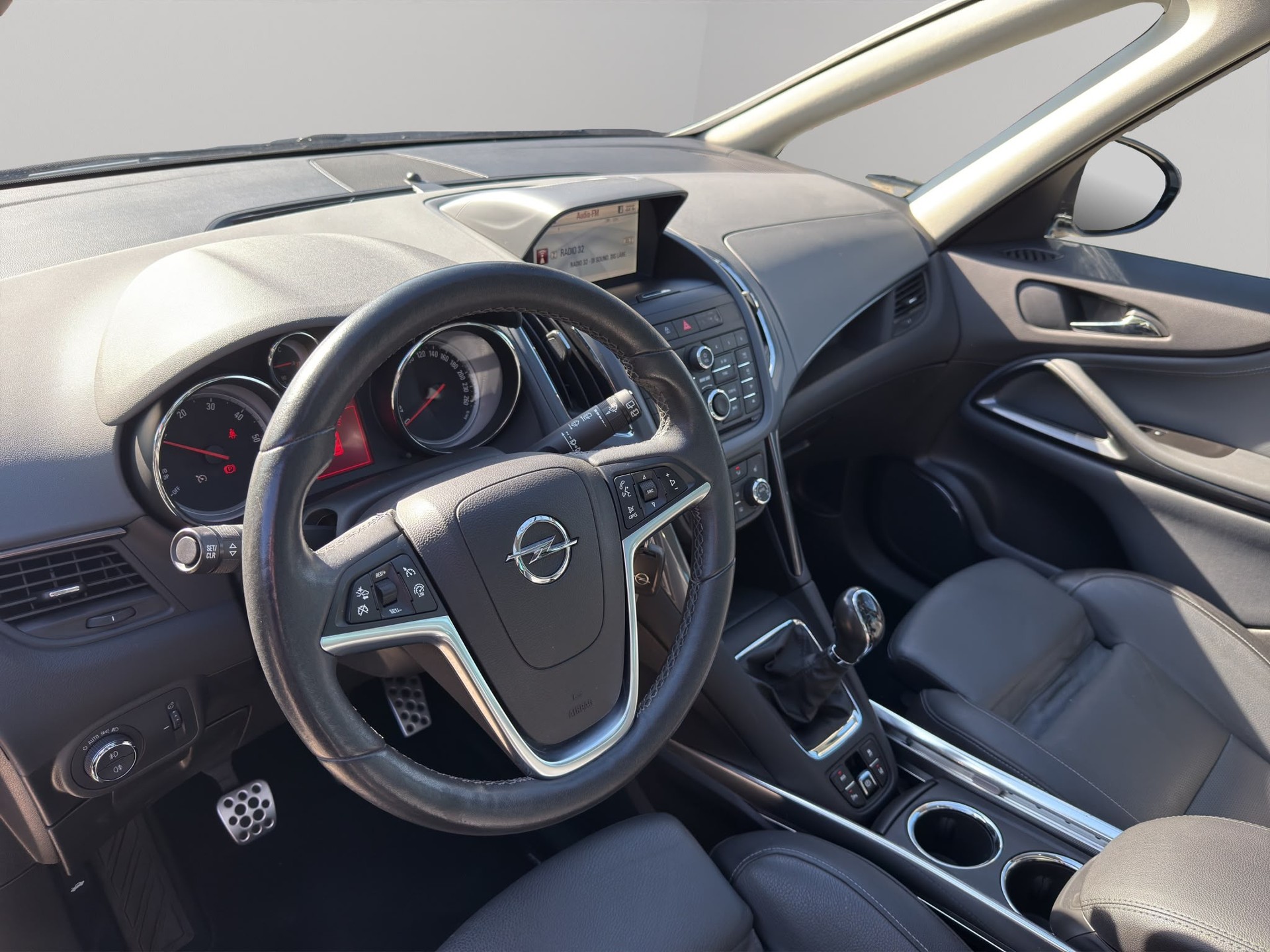 OPEL Zafira Tourer 2.0 CDTi BiTurbo Cosmo-image-16