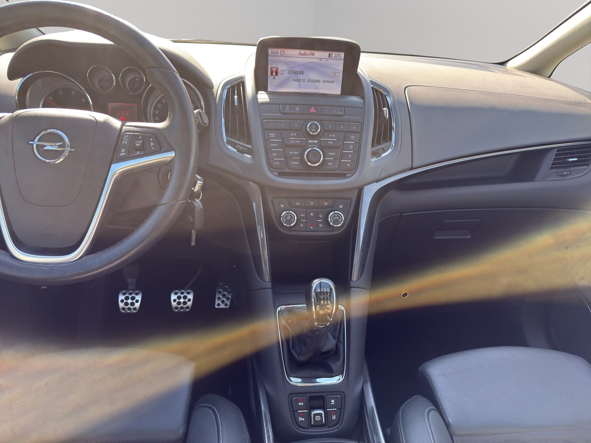 OPEL Zafira Tourer 2.0 CDTi BiTurbo Cosmo-image-17