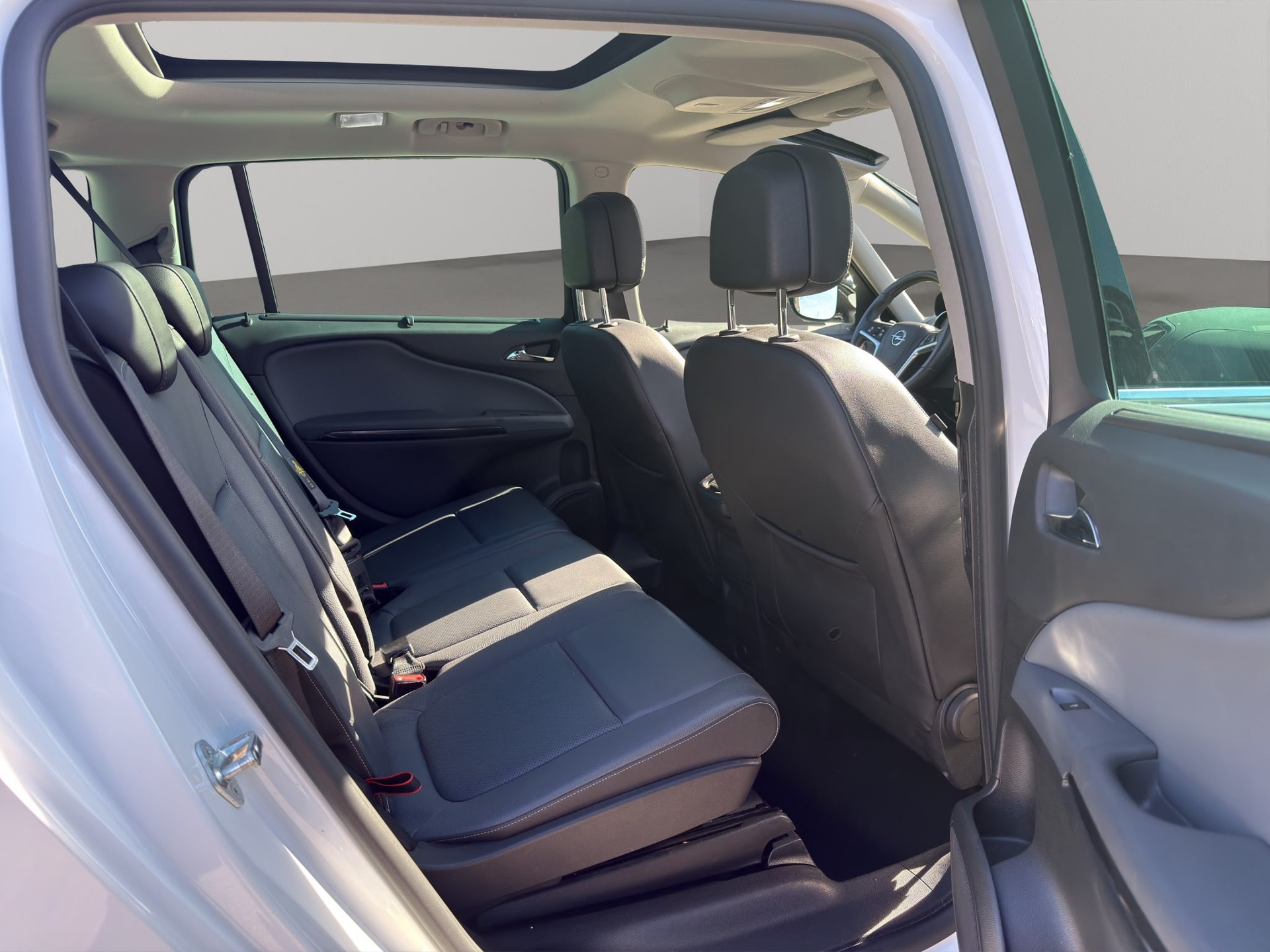 OPEL Zafira Tourer 2.0 CDTi BiTurbo Cosmo-image-13