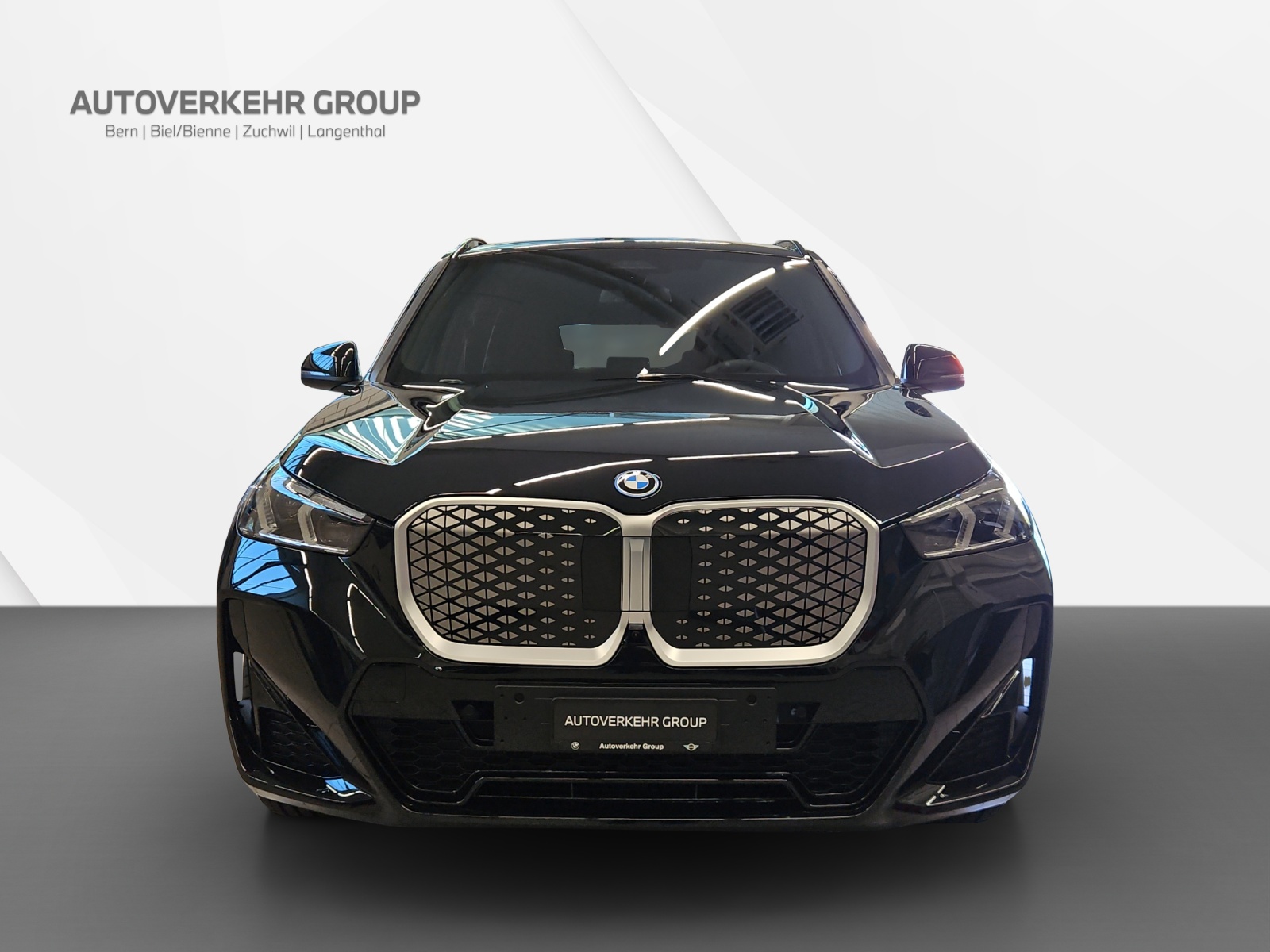 BMW iX1 xDrive 30 M Sport-image-1