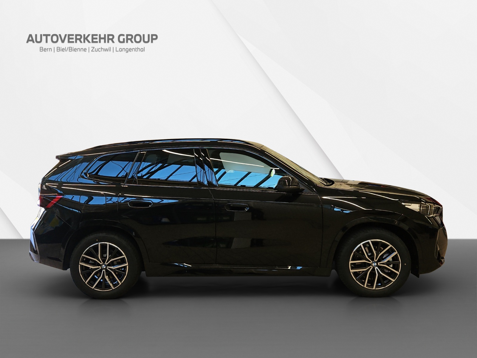 BMW iX1 xDrive 30 M Sport-image-6