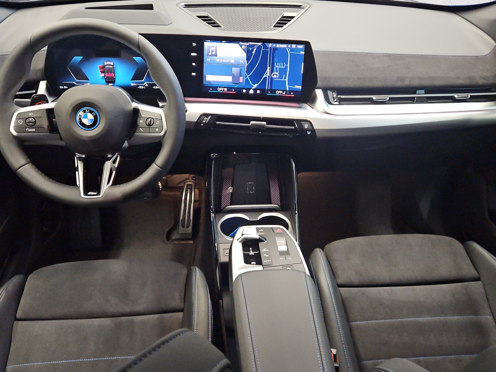 BMW iX1 xDrive 30 M Sport-image-13