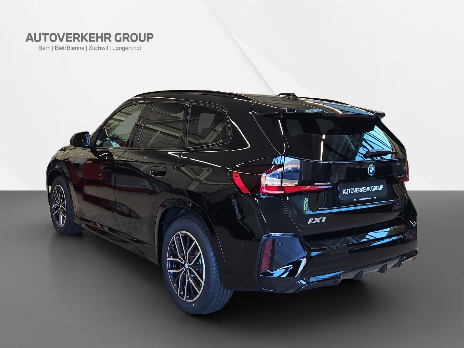 BMW iX1 xDrive 30 M Sport-image-3