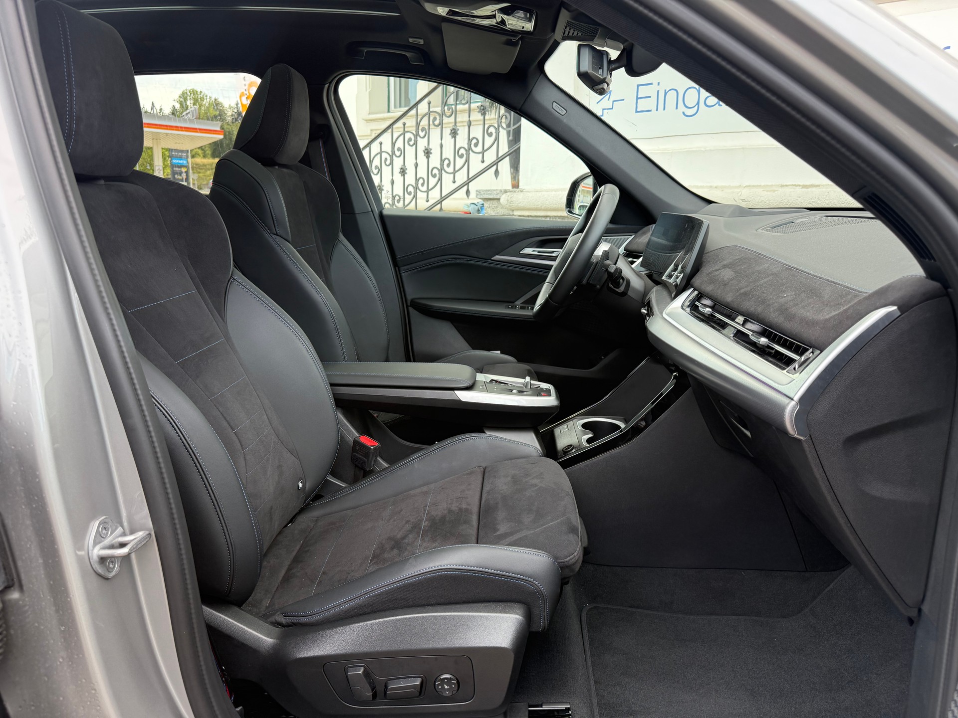 BMW X1 23i xDrive paddles M-SPORT PRO-image-11