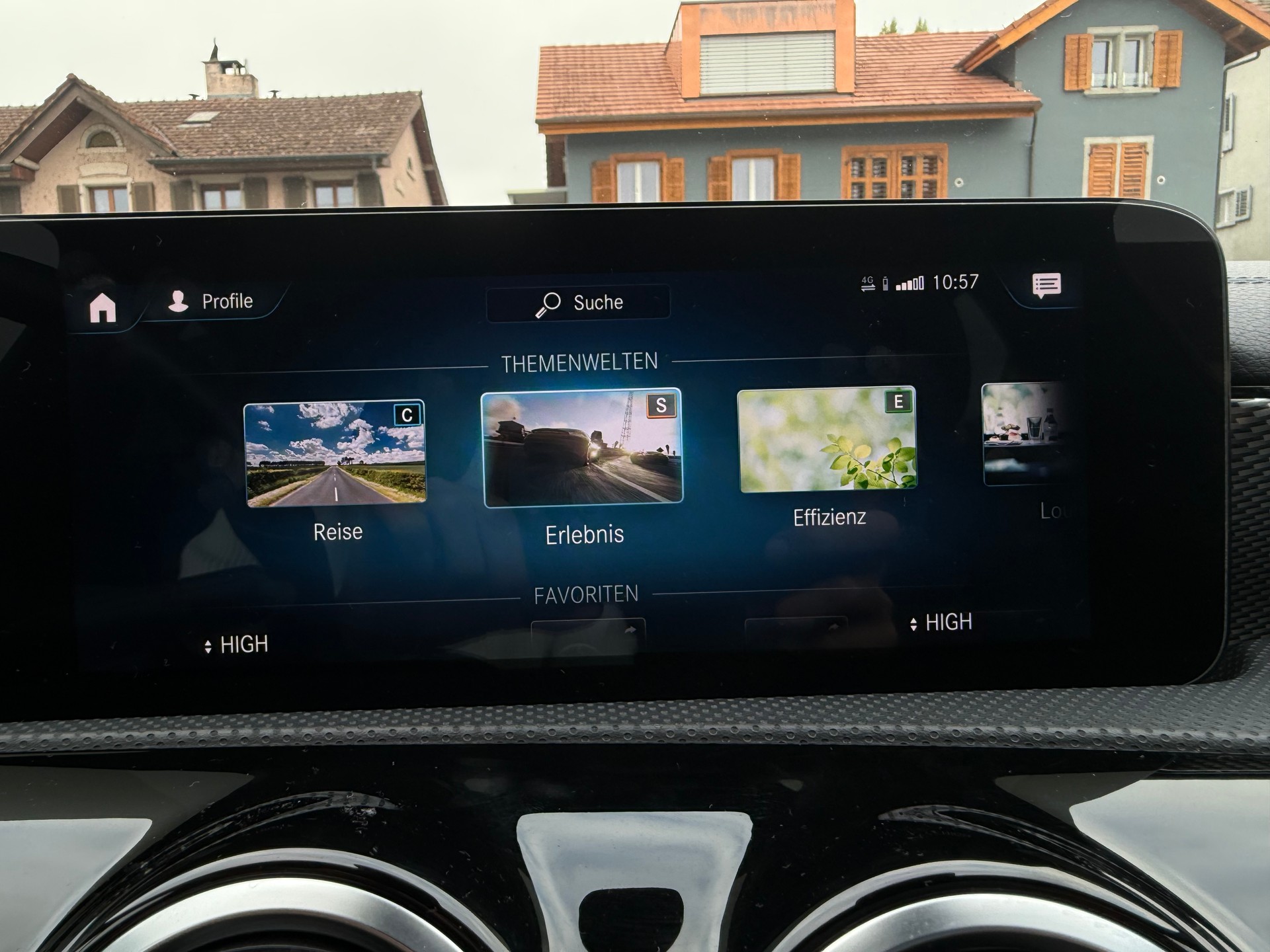 MERCEDES-BENZ CLA Shooting Brake 180 7G-DCT AMG Line-image-20