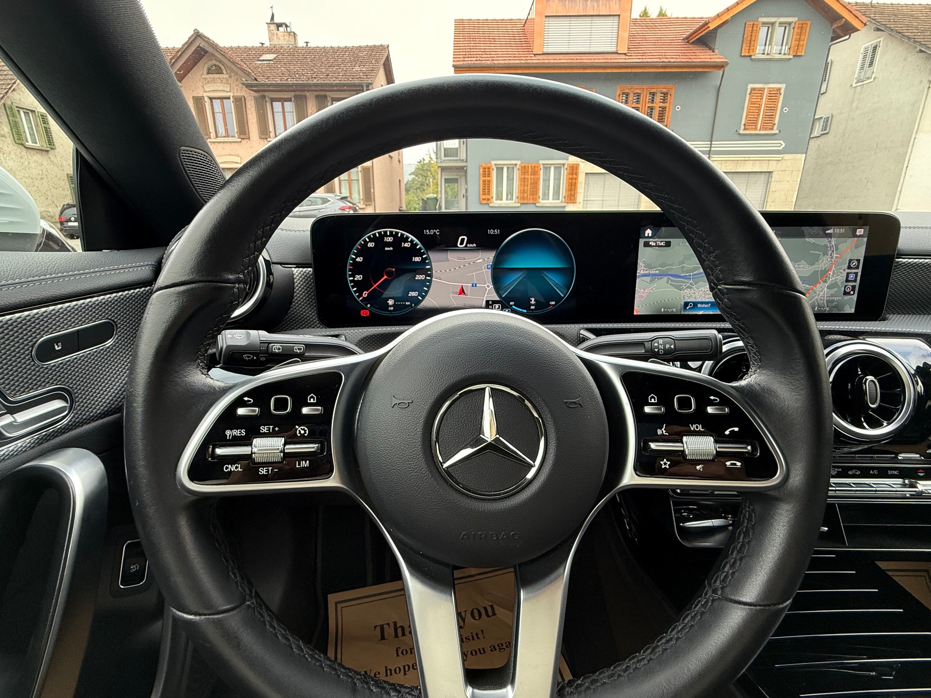 MERCEDES-BENZ CLA Shooting Brake 180 7G-DCT AMG Line-image-17