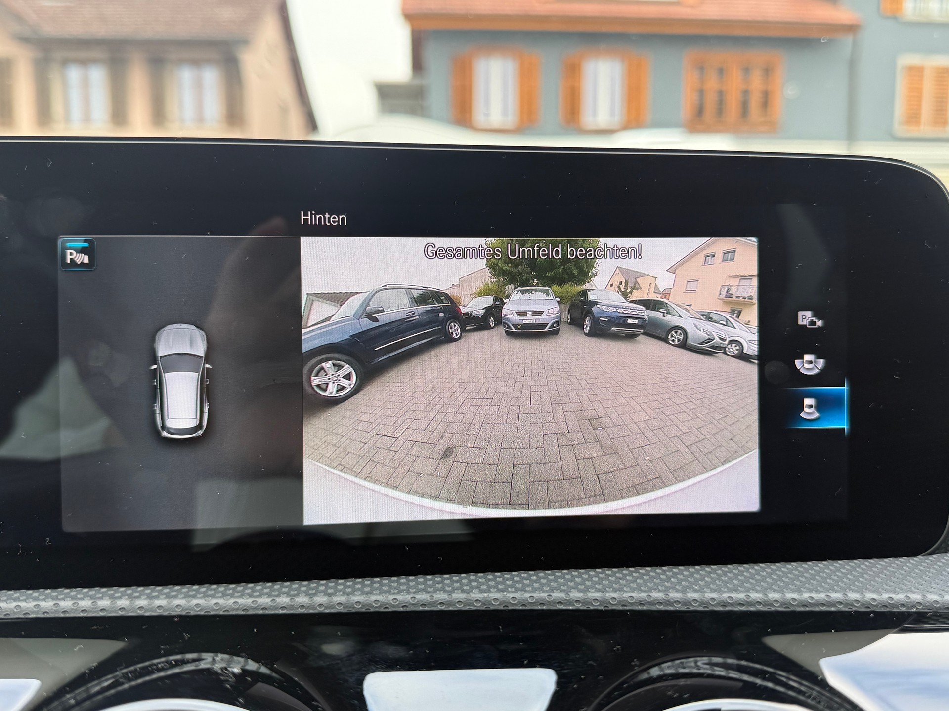 MERCEDES-BENZ CLA Shooting Brake 180 7G-DCT AMG Line-image-21