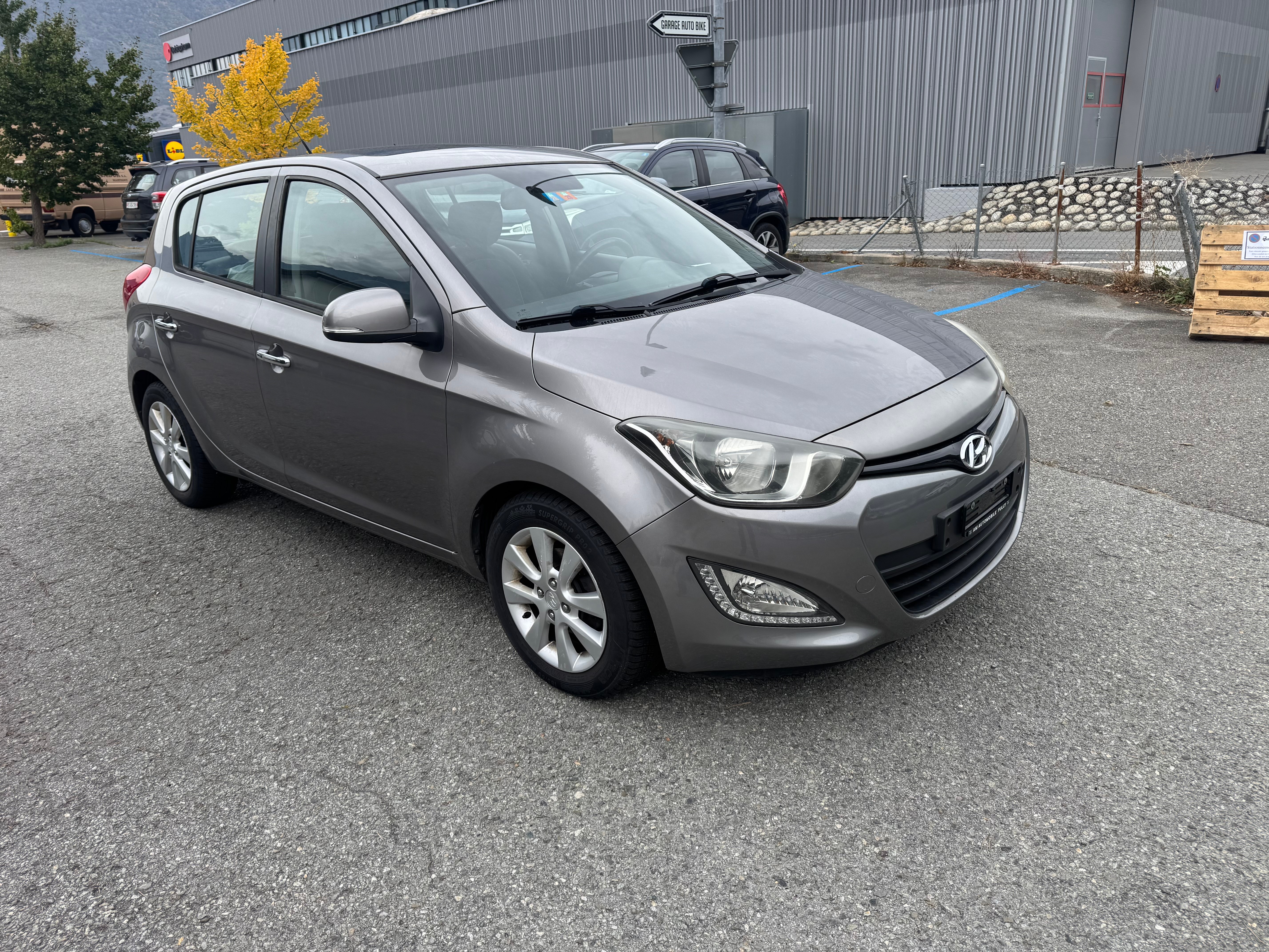 Car photo