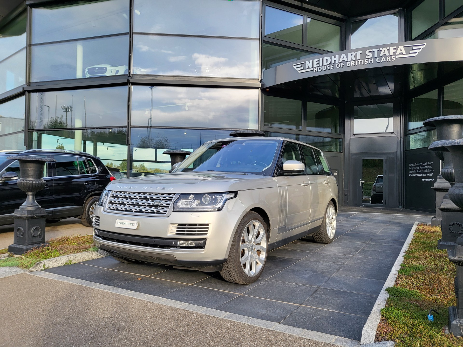 LAND ROVER Range Rover 3.0 TDV6 Vogue Automatic-image-0