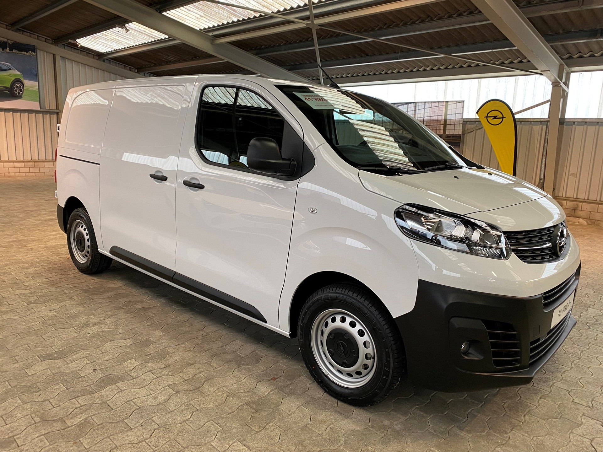 OPEL Vivaro Cargo-e 50 kWh M-image-1