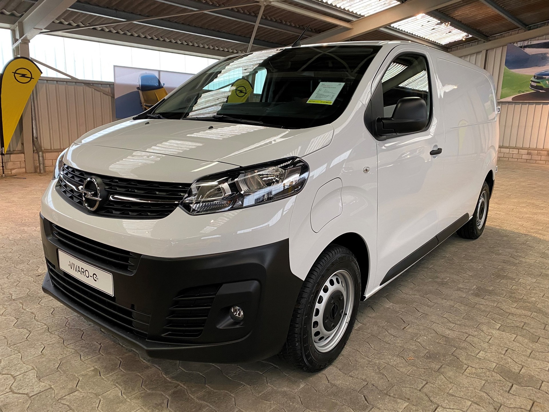 OPEL Vivaro Cargo-e 50 kWh M-image-0