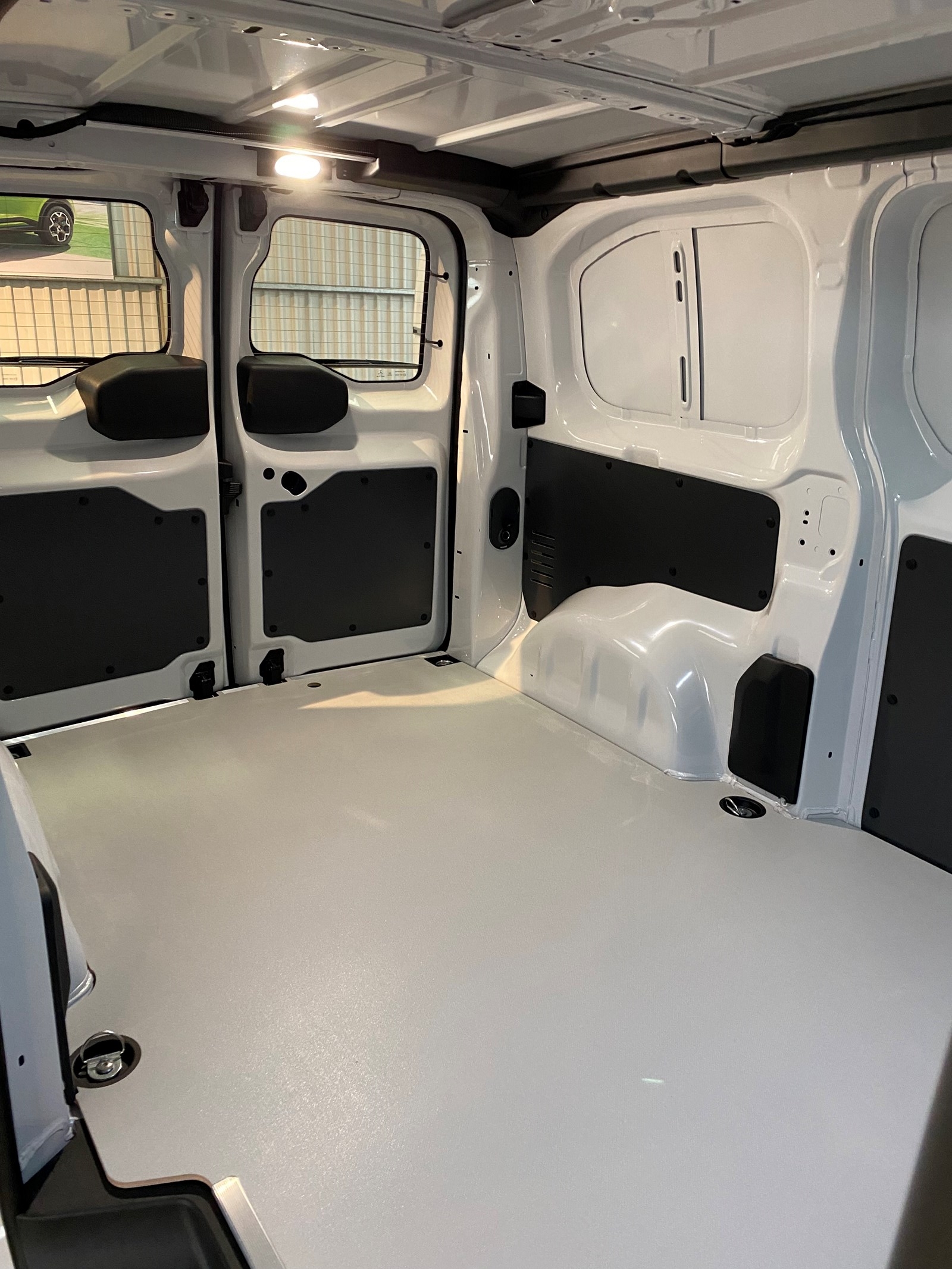 OPEL Vivaro Cargo-e 50 kWh M-image-12