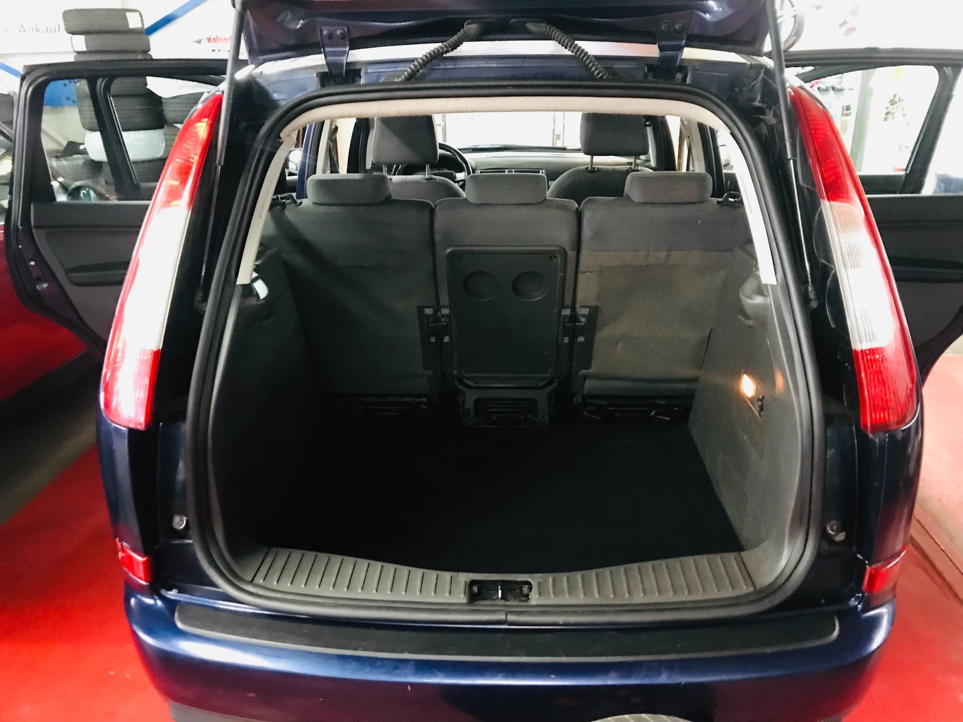 FORD Focus C-Max 1.6 Ti-VCT Ambiente-image-11
