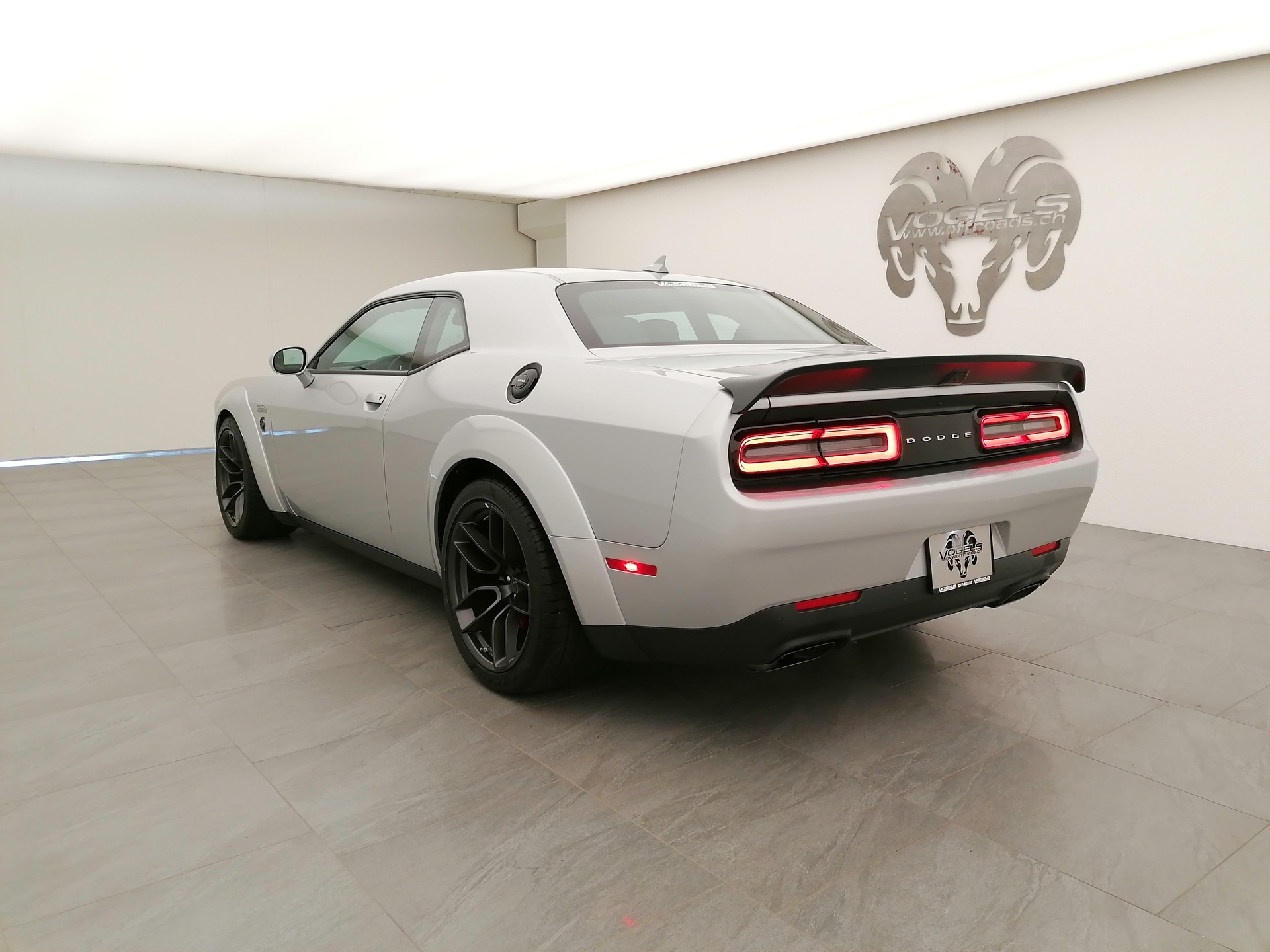 DODGE Challenger Hellcat WB Jailbreak-image-5