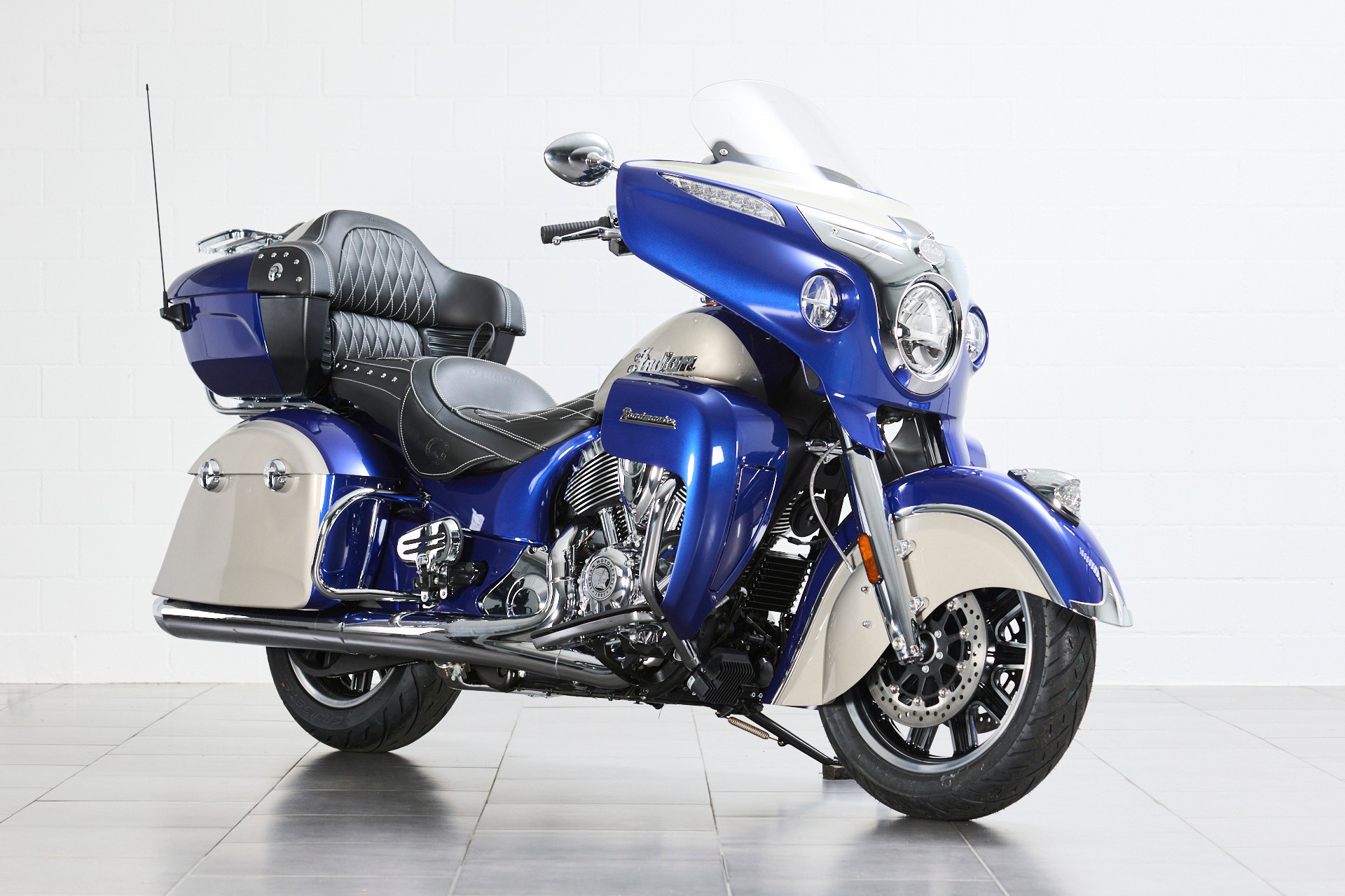 INDIAN Roadmaster-showroom-element-1