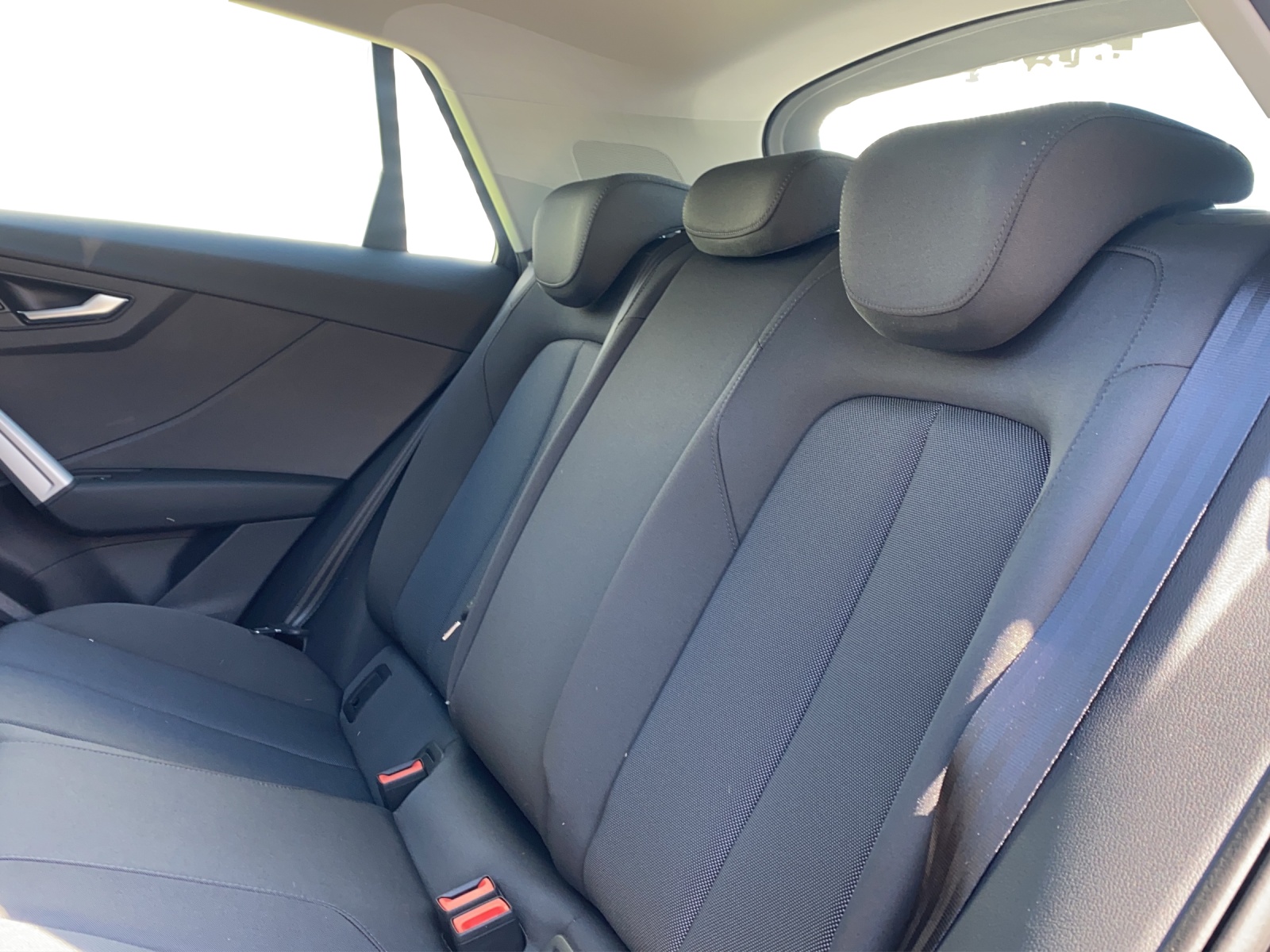 AUDI Q2 35 TDI quattro S-tronic-image-11