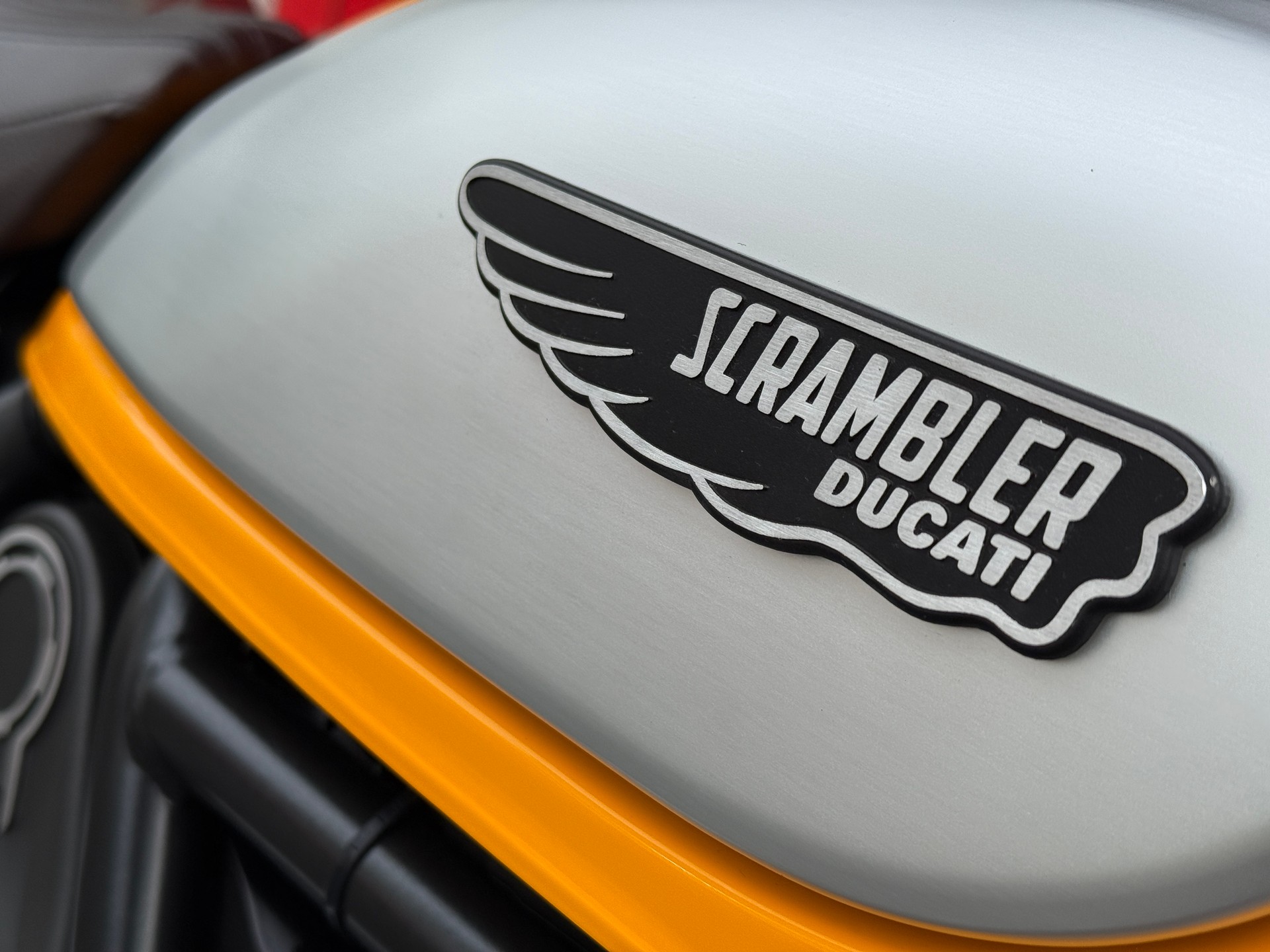 DUCATI Classic-showroom-element-2