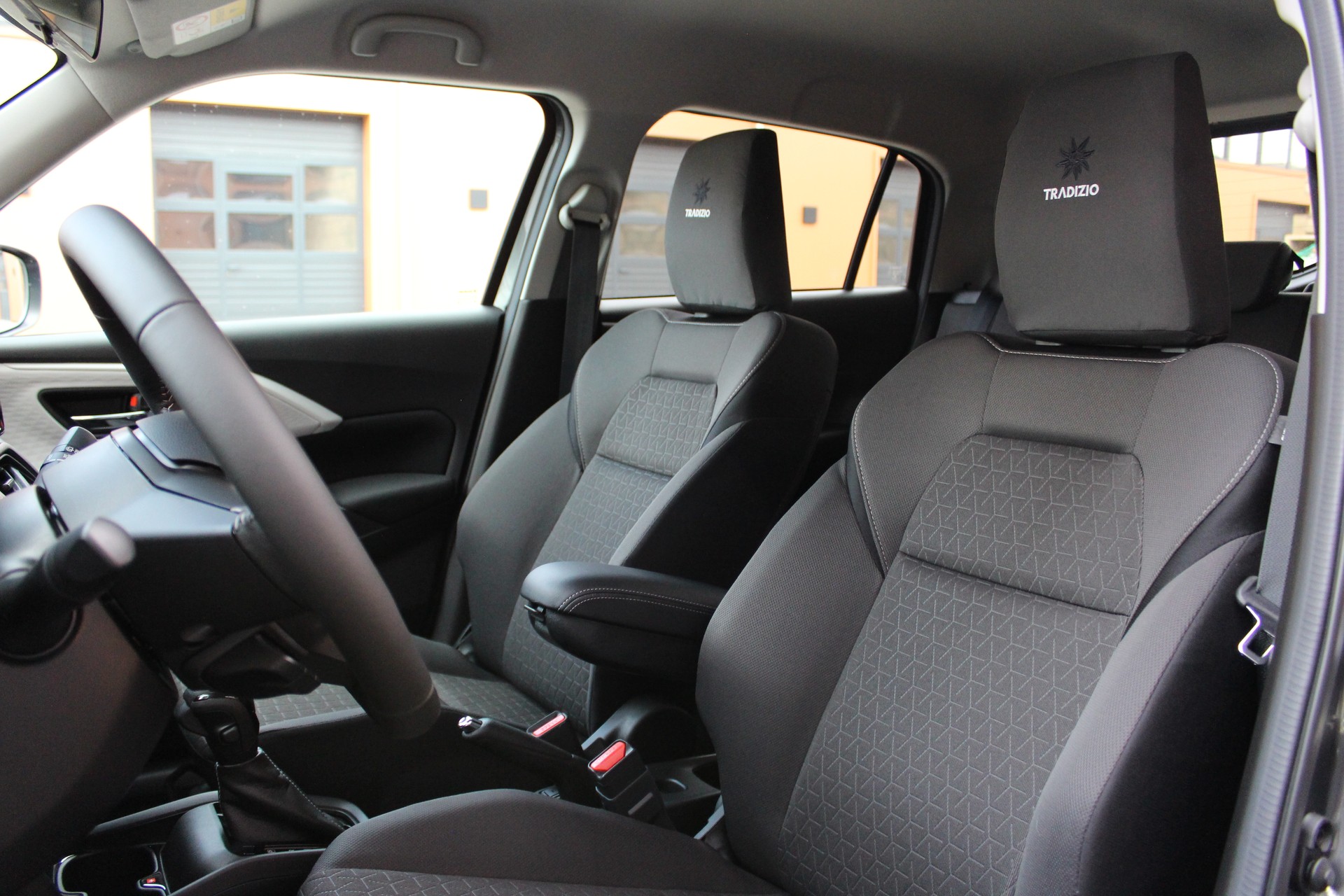 SUZUKI Swift 1.2 Tradizio Hybrid CVT - "Taxe Autom - CHF 36.- * Garantie 5 ans * Apple Car Play * Caméra * Keyless"-image-18