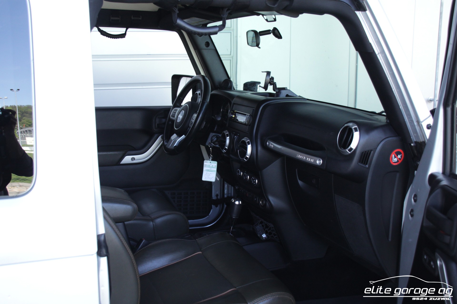 JEEP Wrangler 2.8 CRD 70th Anniversary Automatic-image-14