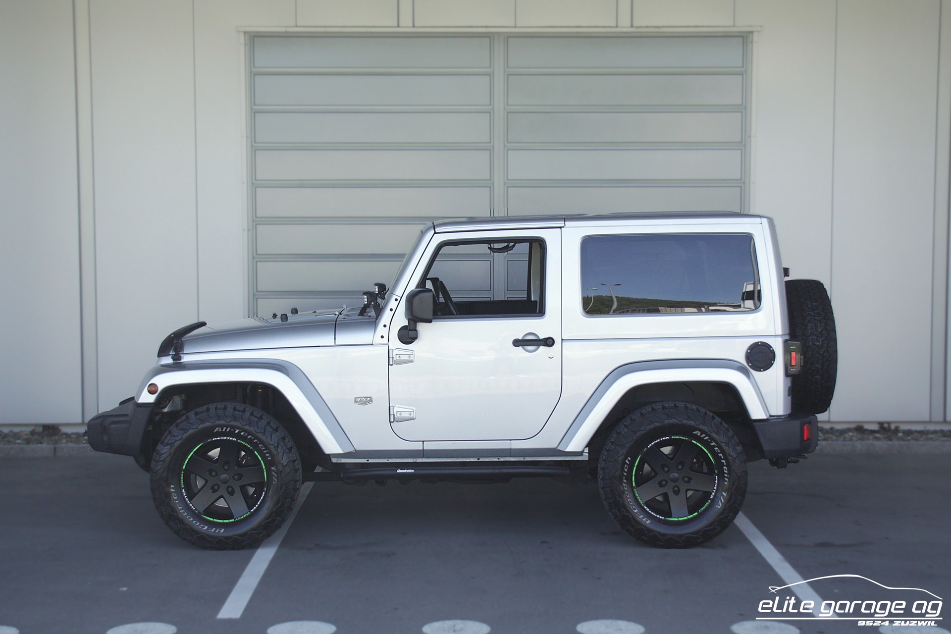 JEEP Wrangler 2.8 CRD 70th Anniversary Automatic-image-1