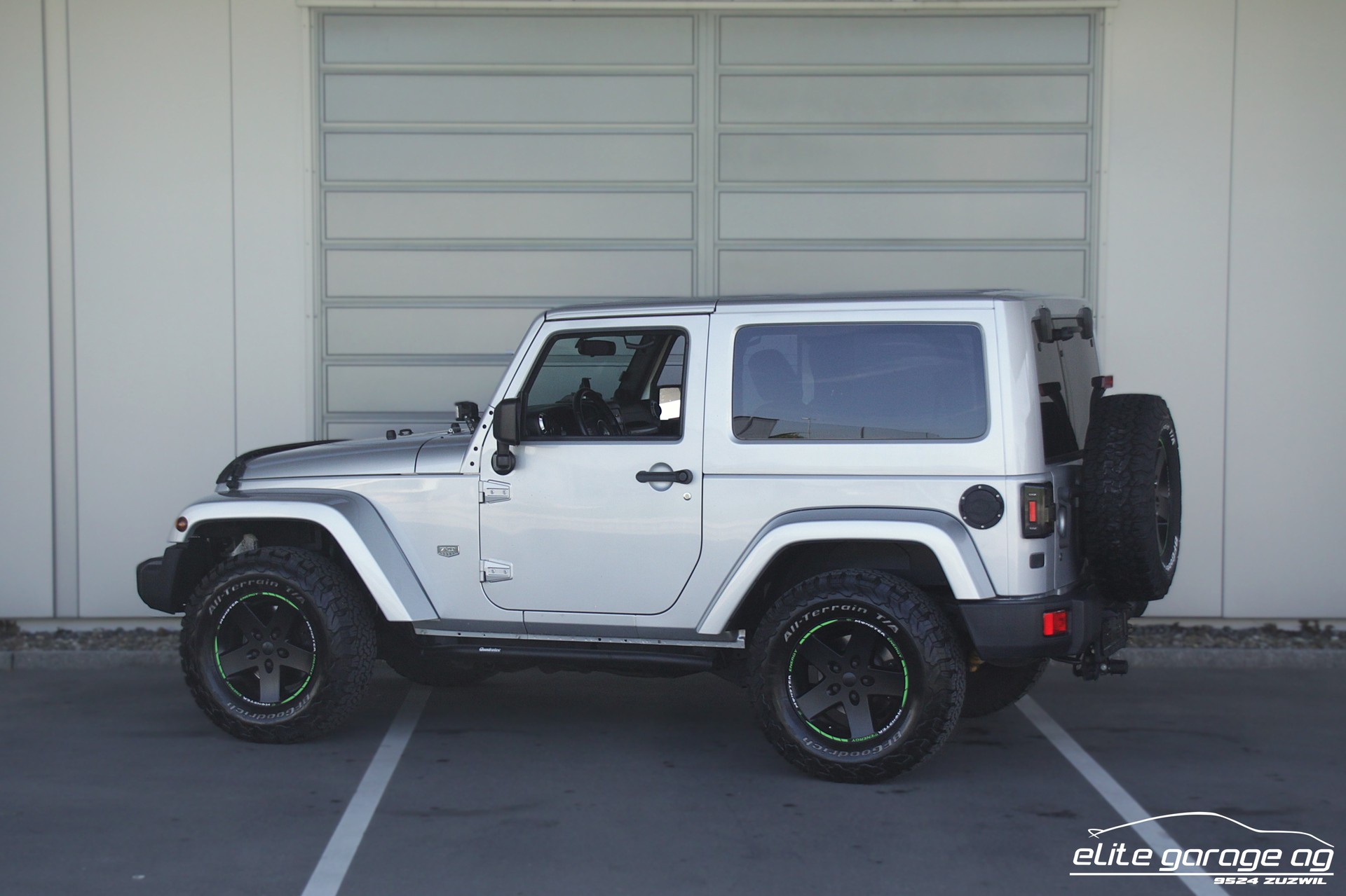 JEEP Wrangler 2.8 CRD 70th Anniversary Automatic-image-2